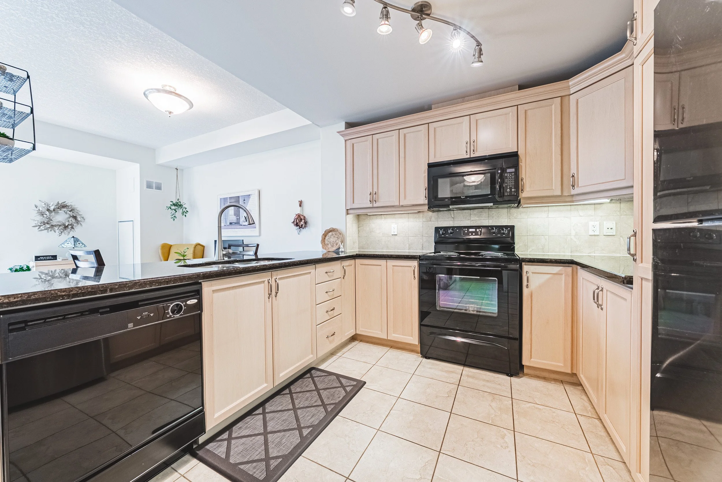 9 - 125 Wilson St W #312, Ancaster.jpg