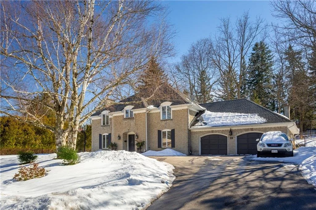 28 Maureen Avenue, Ancaster