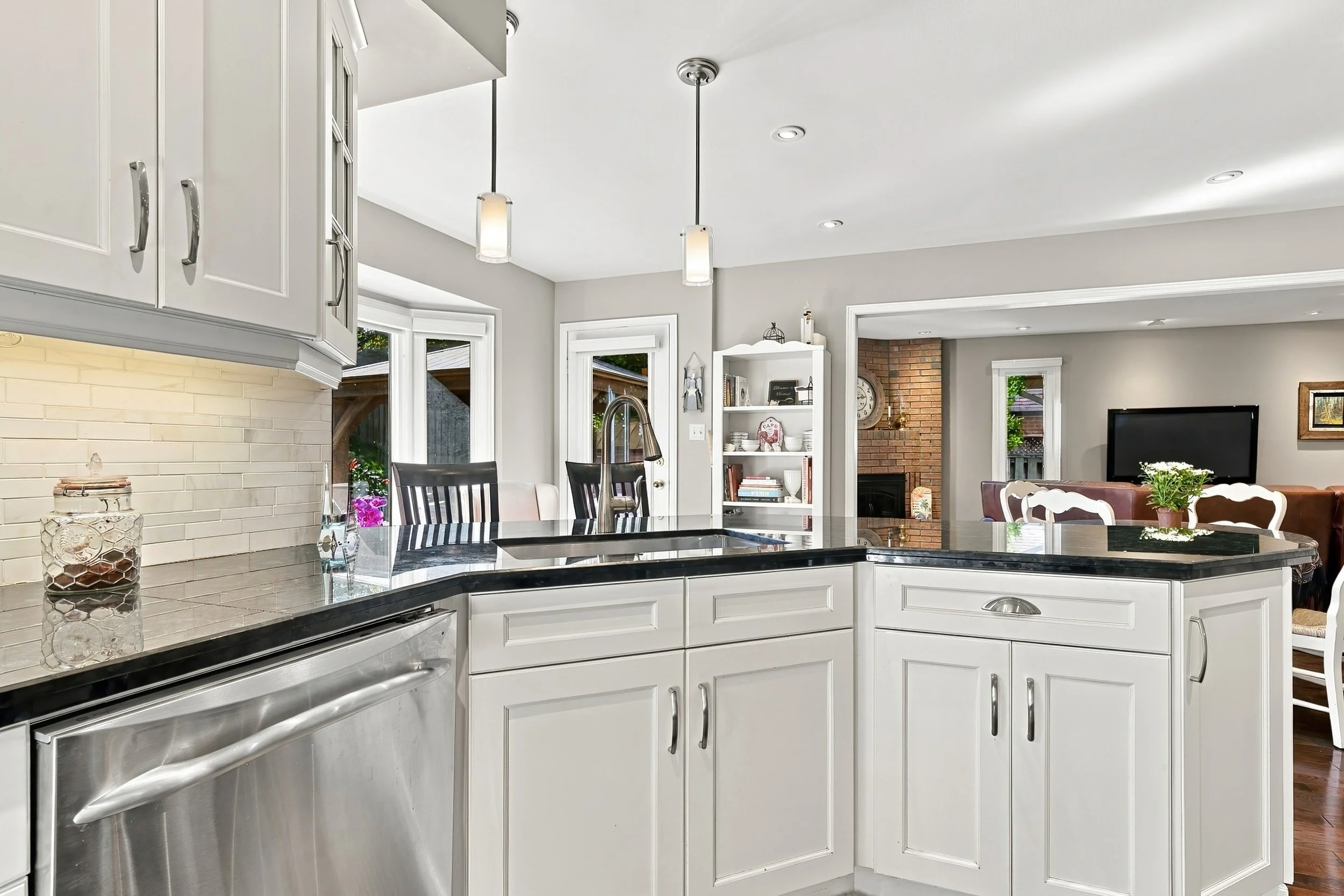 12 - 427 Melanie Cres, Ancaster.jpg