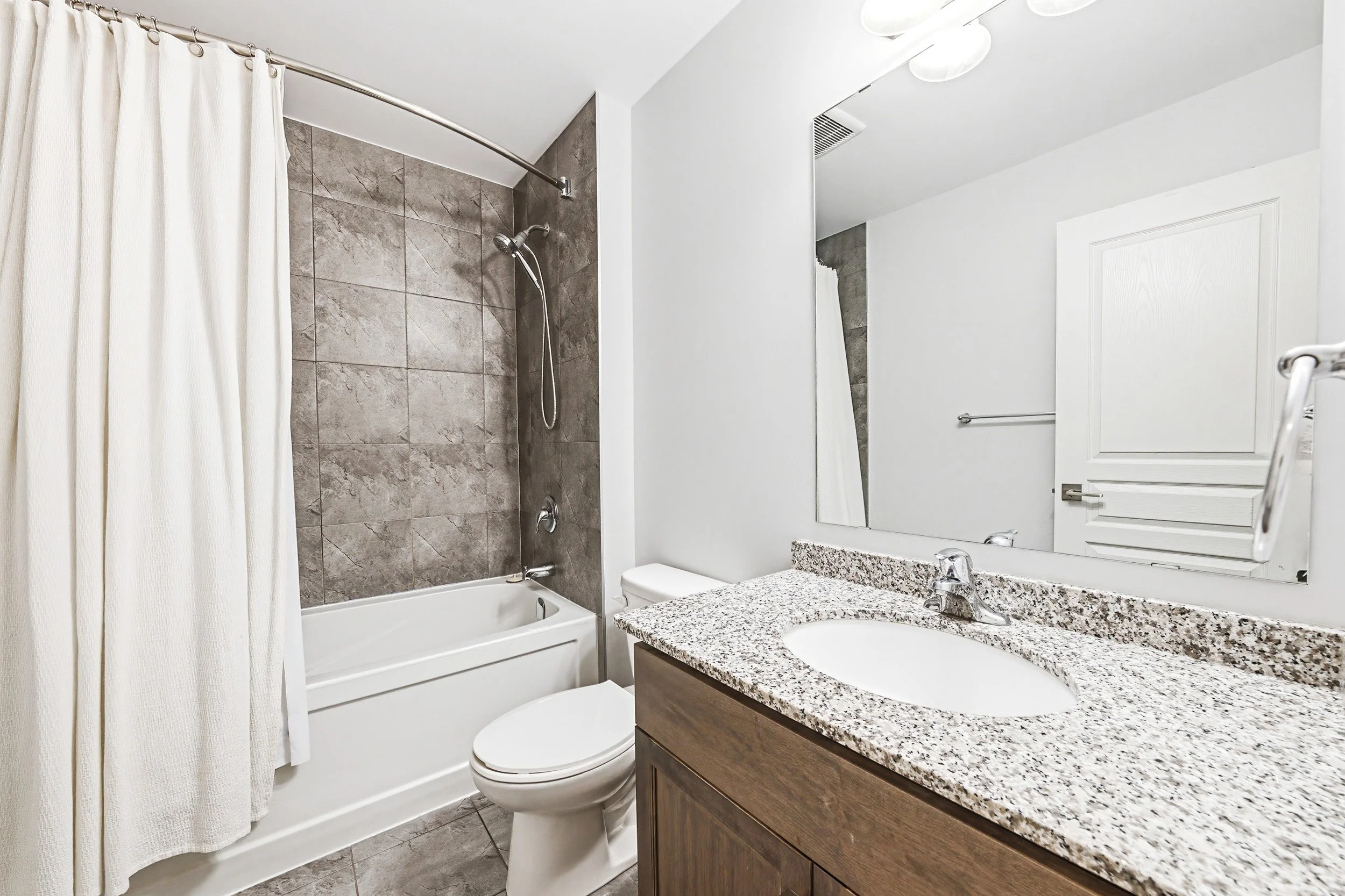 19 - 4 Bird Lane, Ancaster.jpg