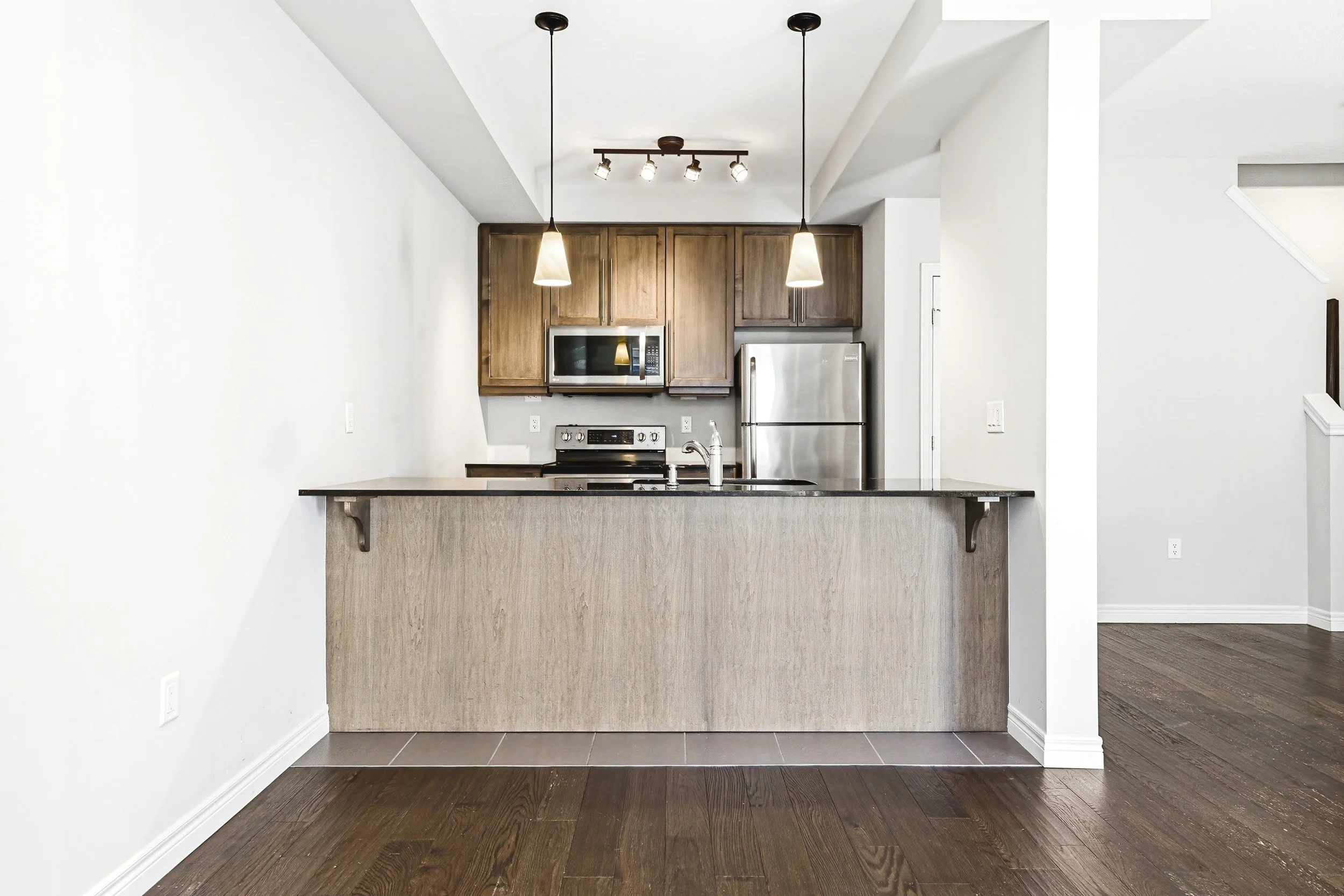 13 - 4 Bird Lane, Ancaster.jpg