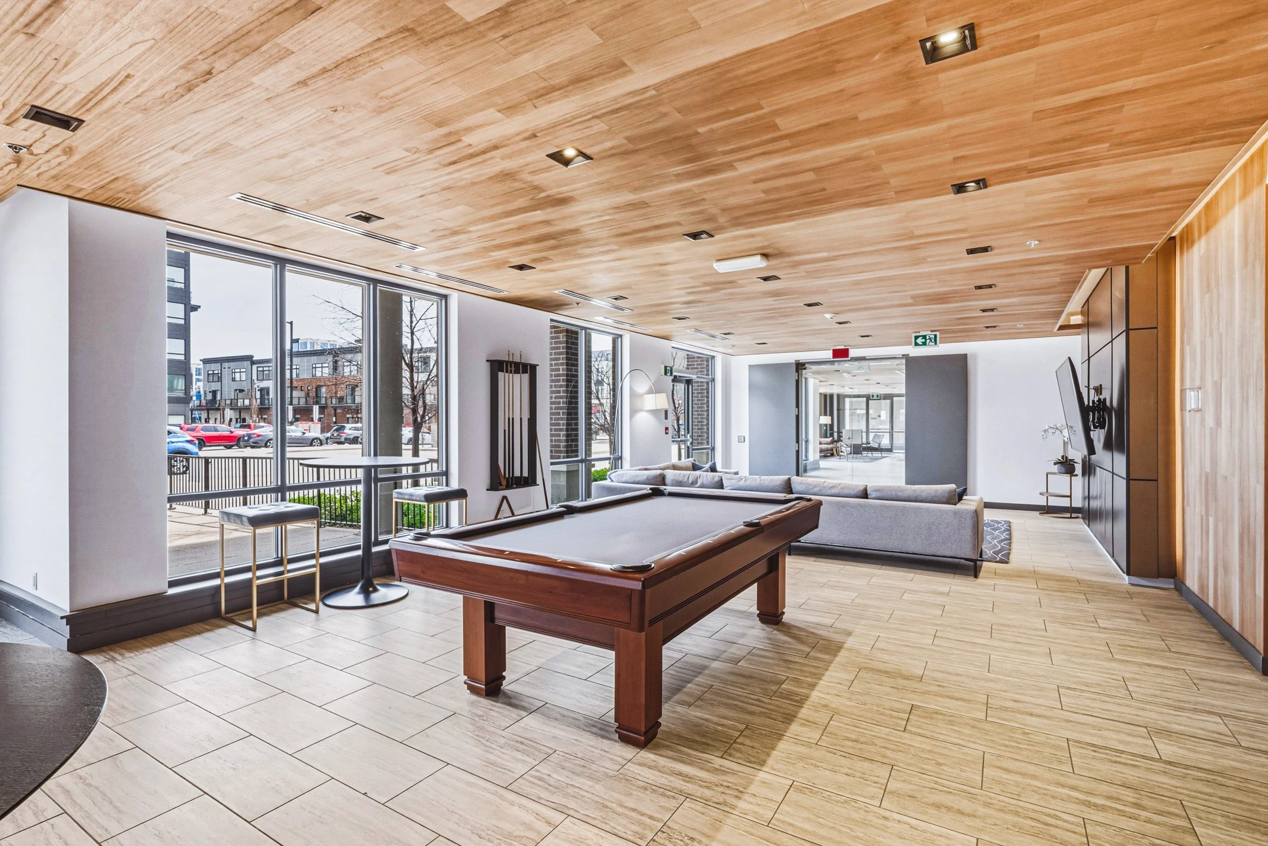 28 - 10 Esplanade Ln #519, Grimsby.jpg