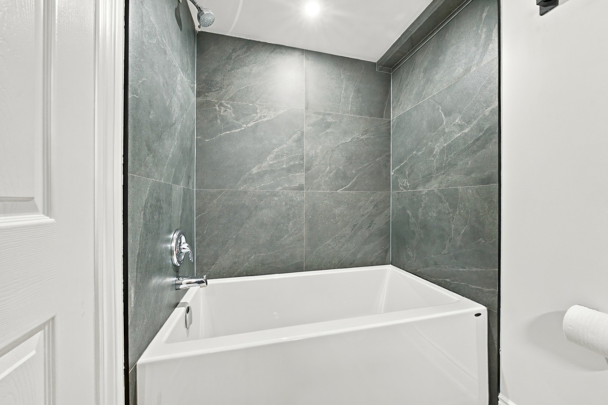 20 - 206 Warren Ave, Hamilton.jpg