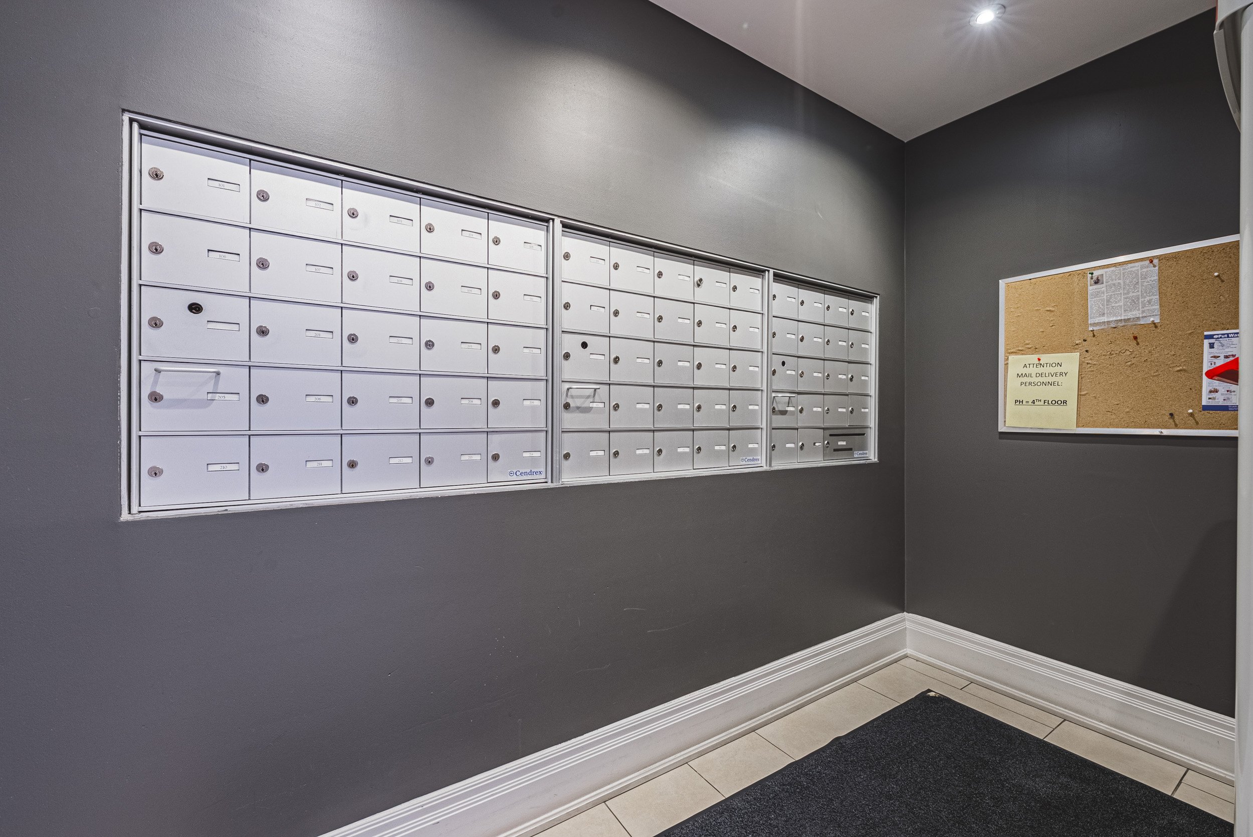 4 - 125 Wilson St W #312, Ancaster.jpg