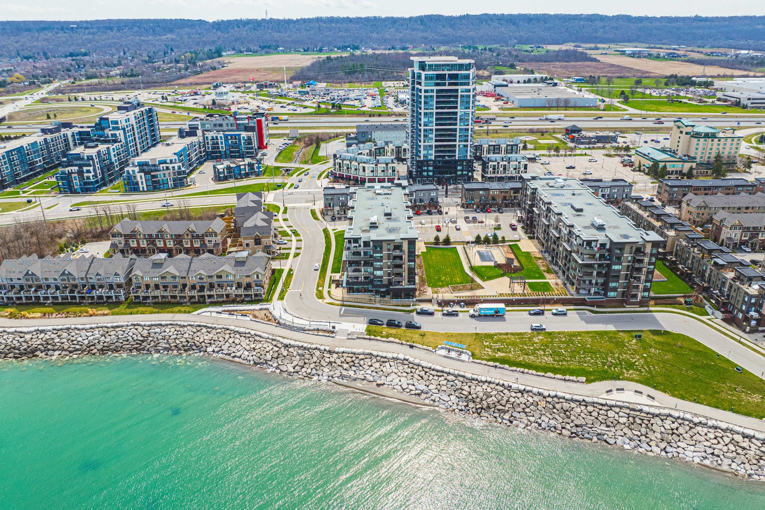 34 - 10 Esplanade Ln #519, Grimsby.jpg