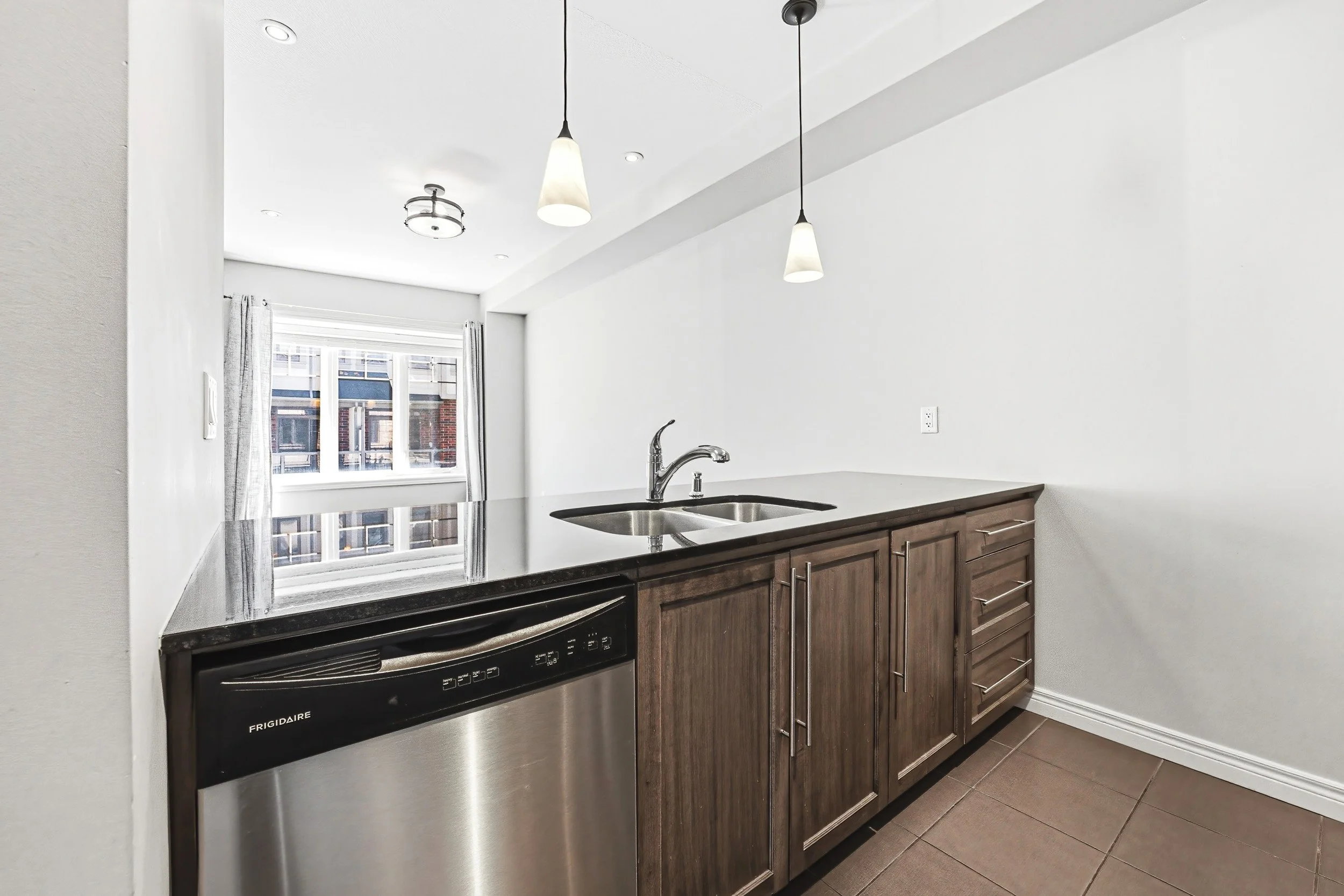 14 - 4 Bird Lane, Ancaster.jpg