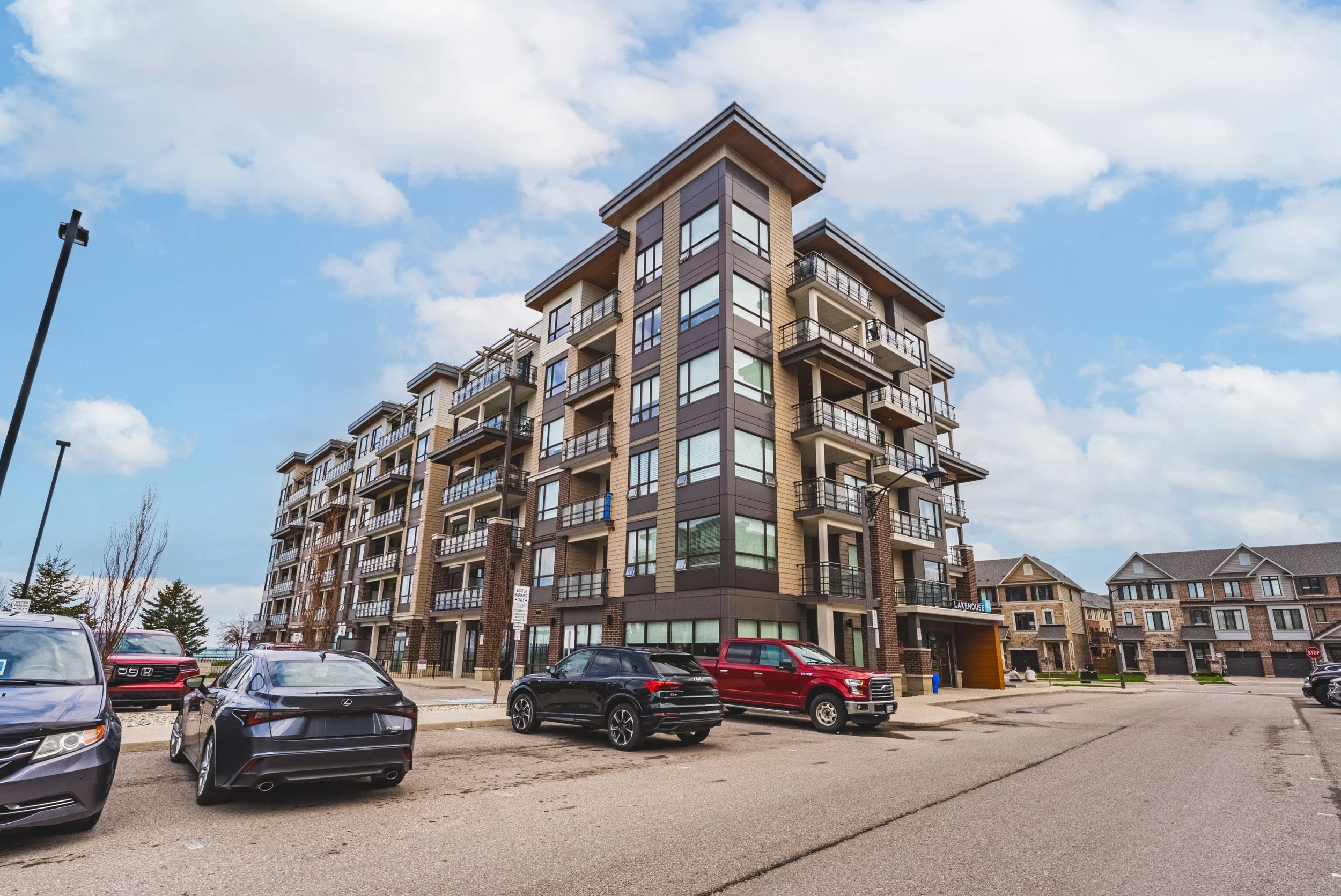 1 - 10 Esplanade Ln #519, Grimsby.jpg