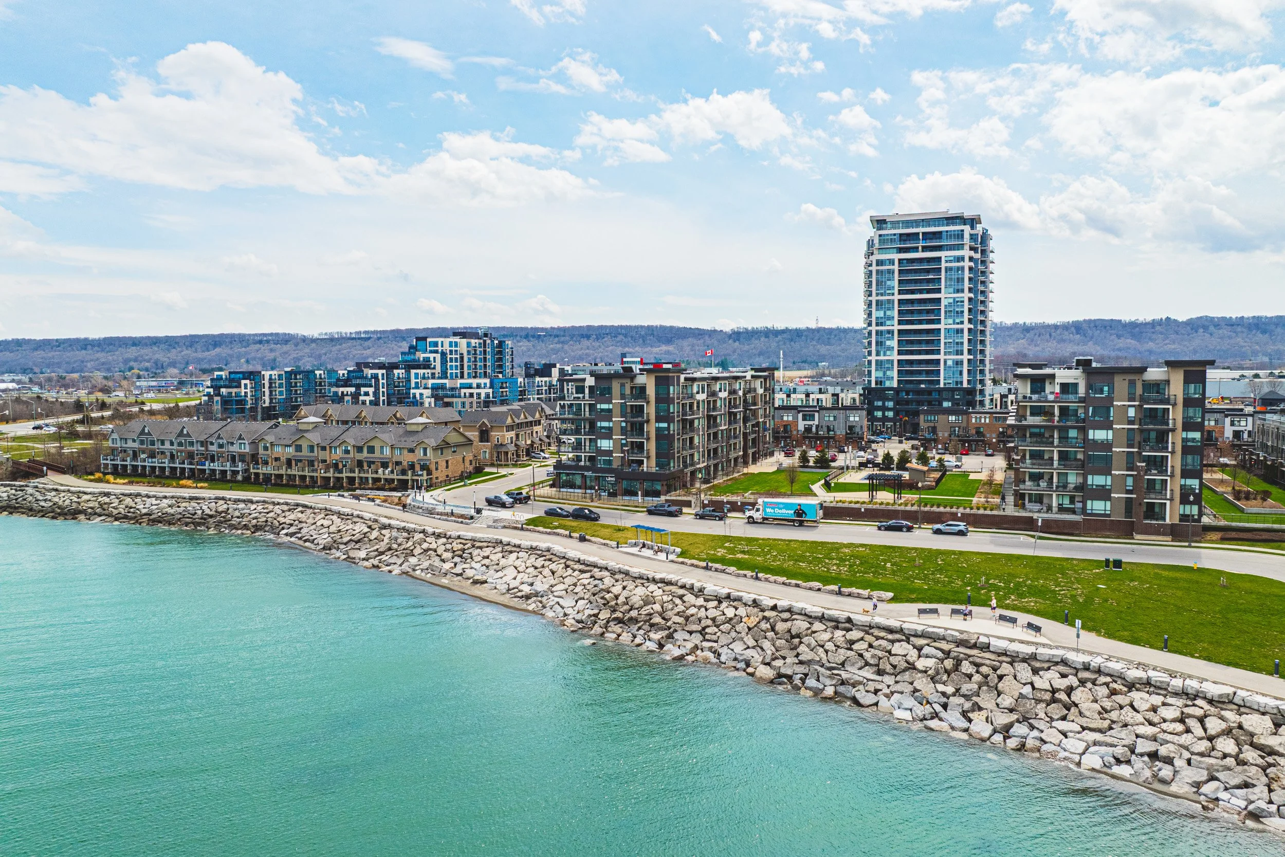 31 - 10 Esplanade Ln #519, Grimsby.jpg