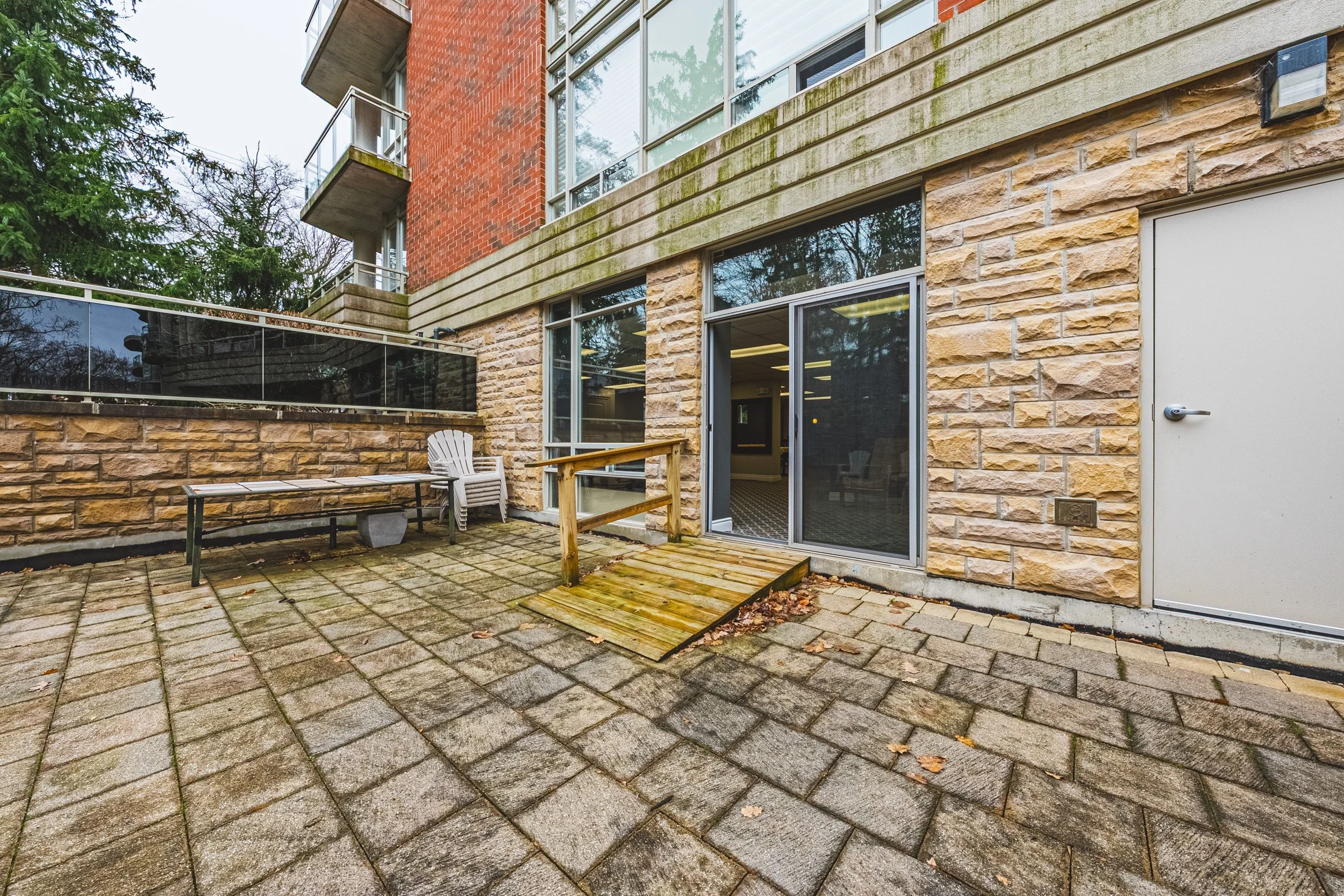 34 - 125 Wilson St W #214, Ancaster.jpg