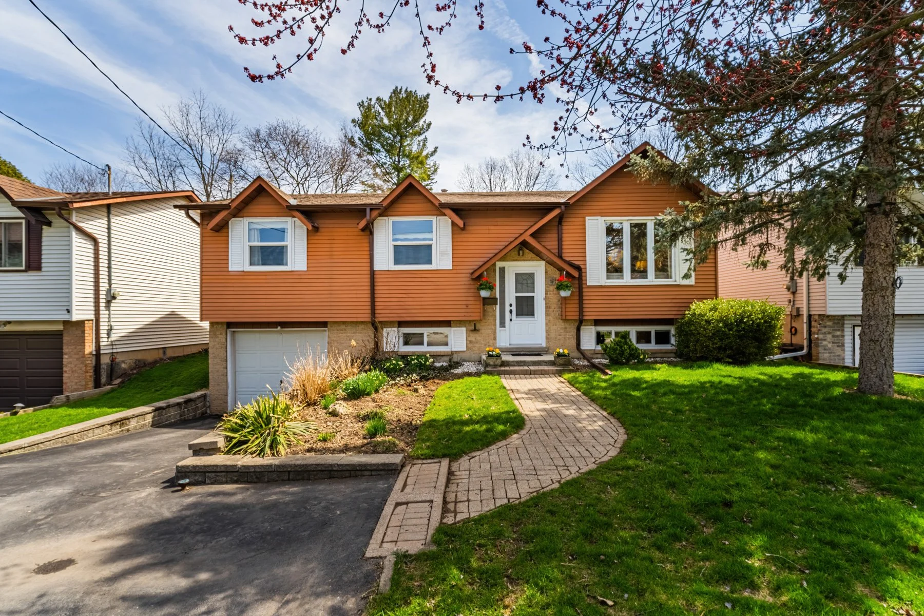 6 Watsons Ln