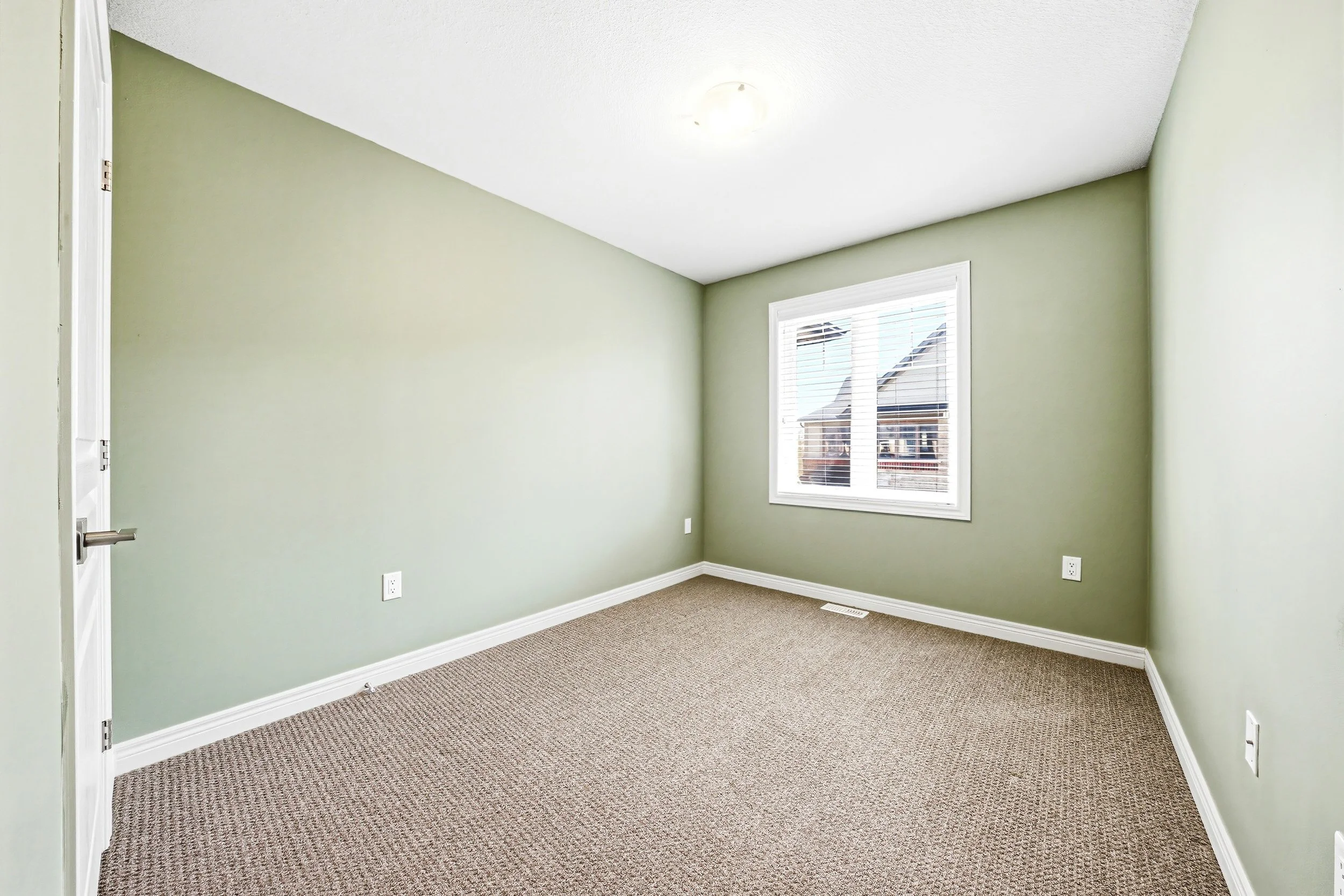 21 - 4 Bird Lane, Ancaster.jpg