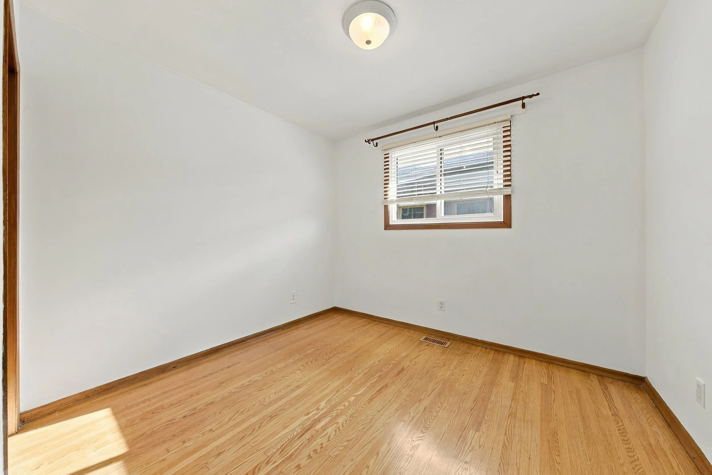 10 - 206 Warren Ave, Hamilton.jpg