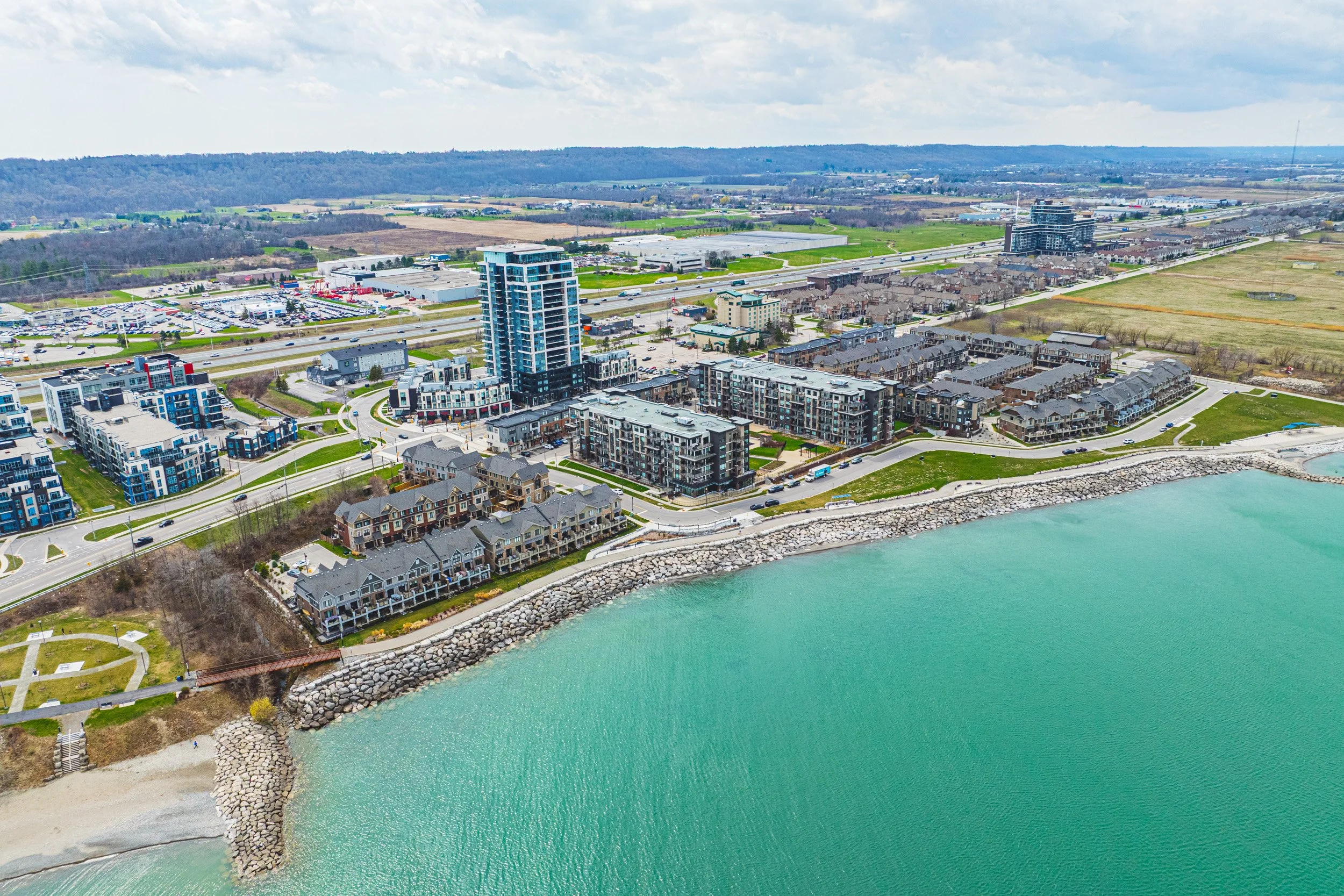 29 - 10 Esplanade Ln #519, Grimsby.jpg