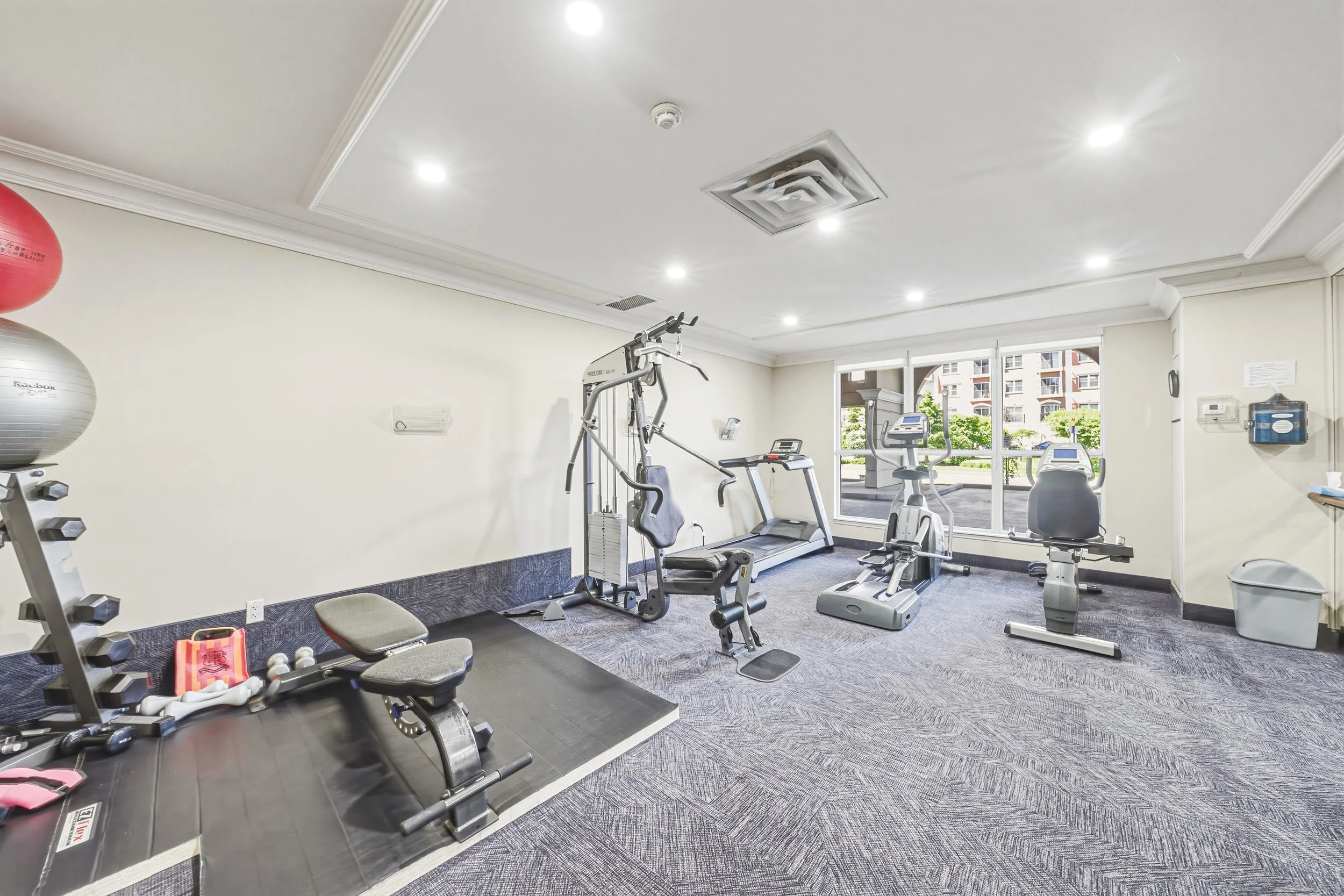 32 - 1000 Creekside Dr #204. Dundas.jpg