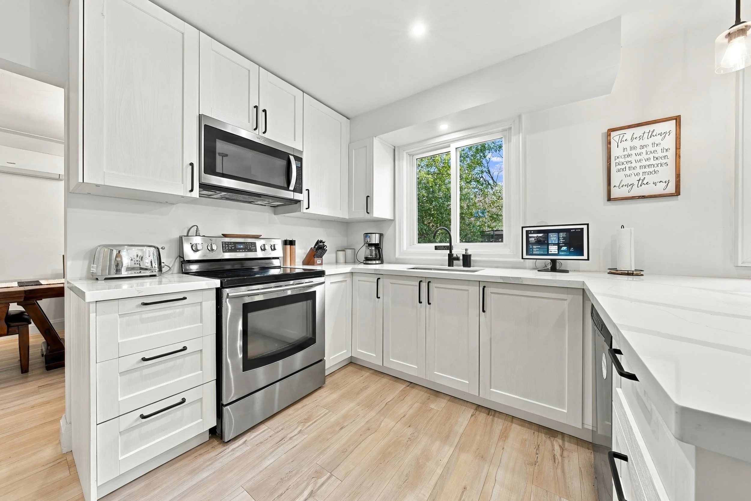10 - 13 Delsey St, Dundas.jpg