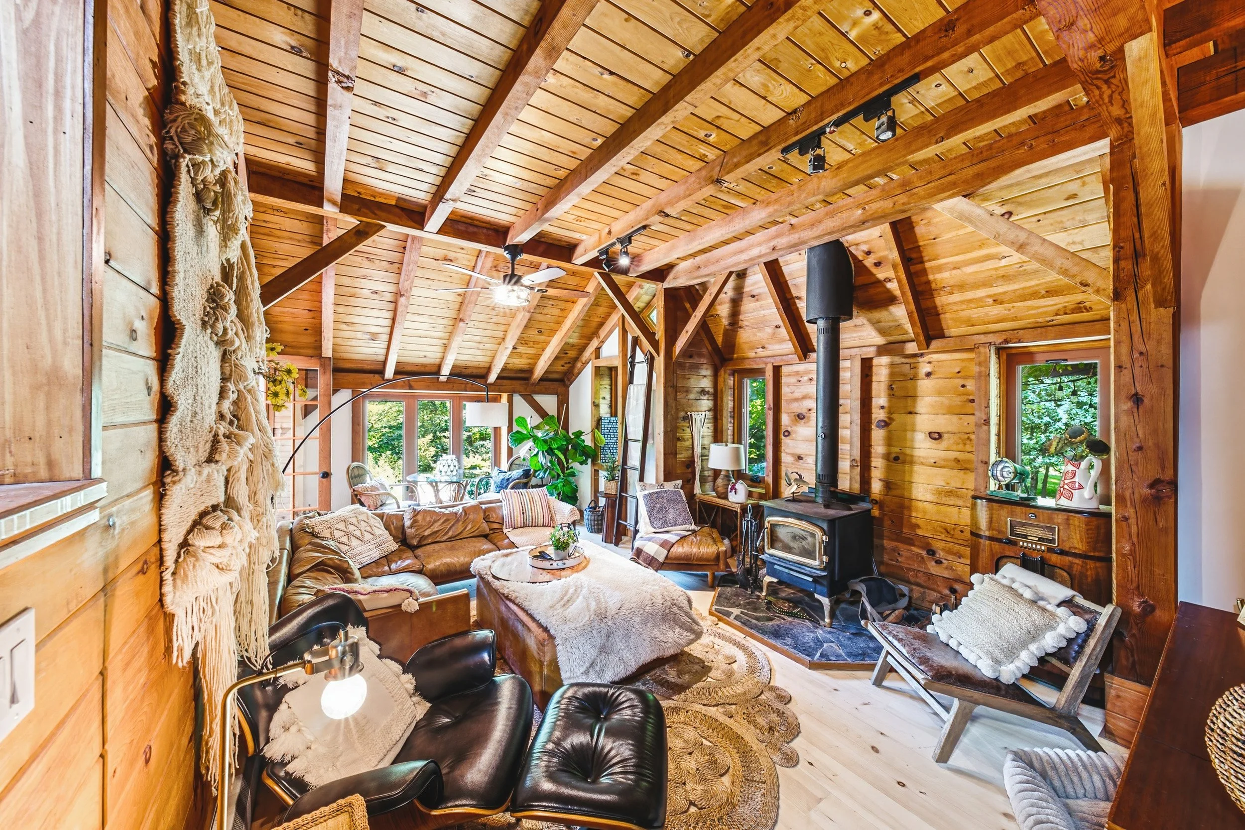 13 - 1548 Mineral Springs Rd, Ancaster.jpg