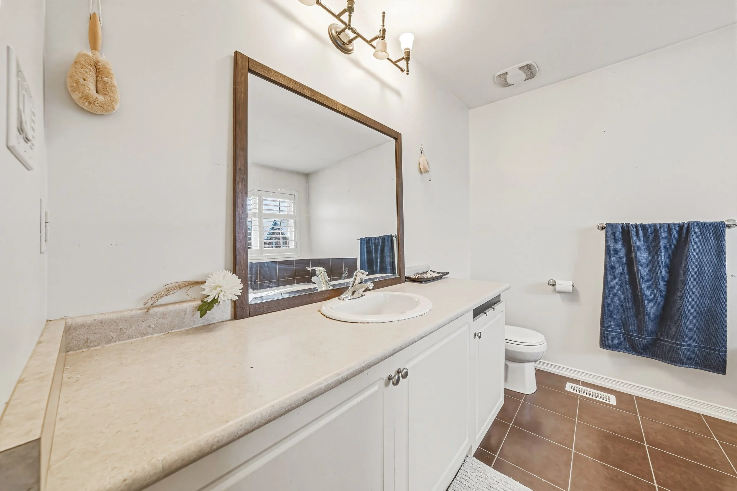 18 - 108 Cleghorn Dr, Binbrook.jpg