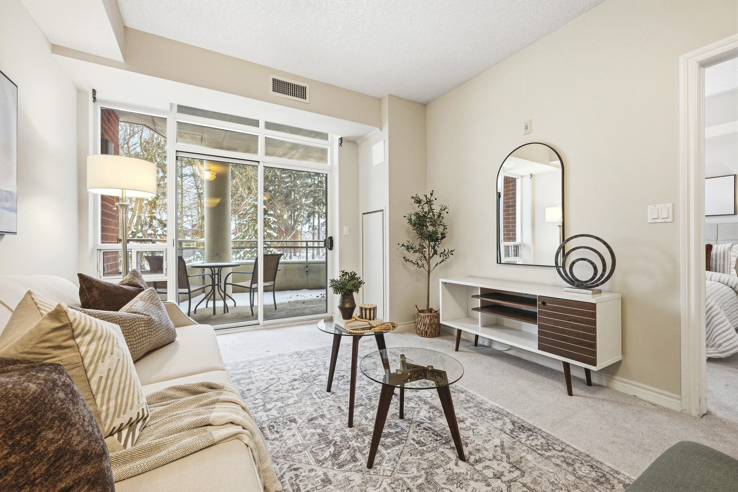 17 - 125 Wilson St W #214, Ancaster.jpg