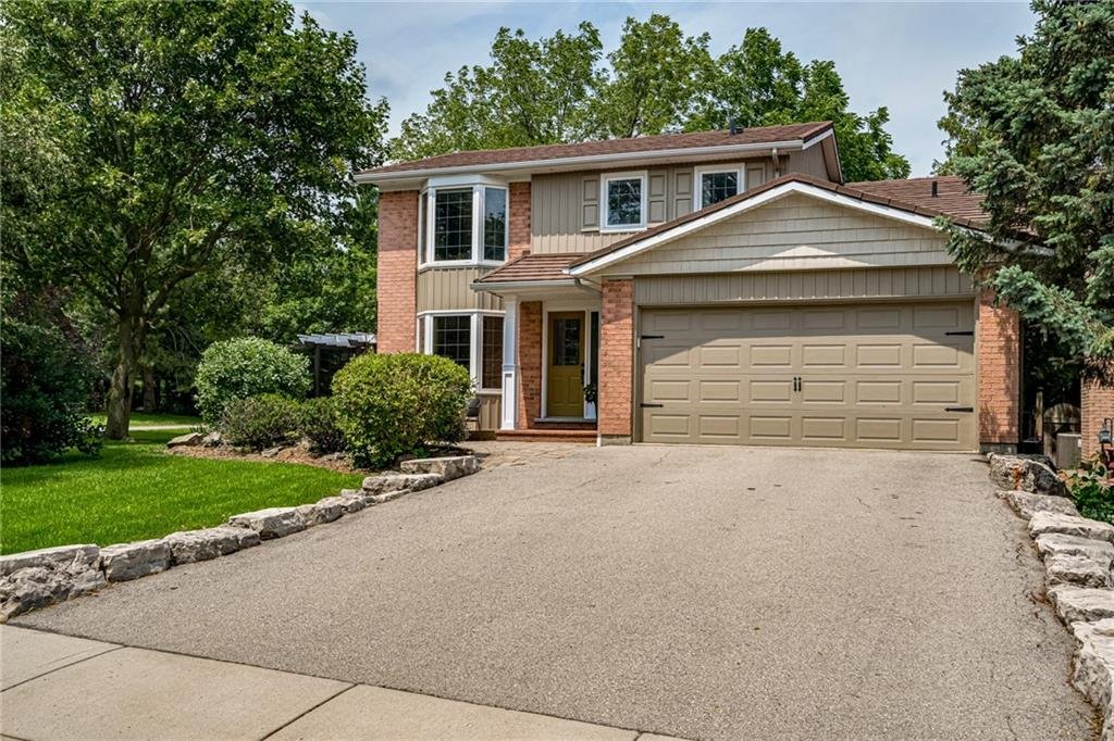 19 Ridgewood Blvd, Dundas