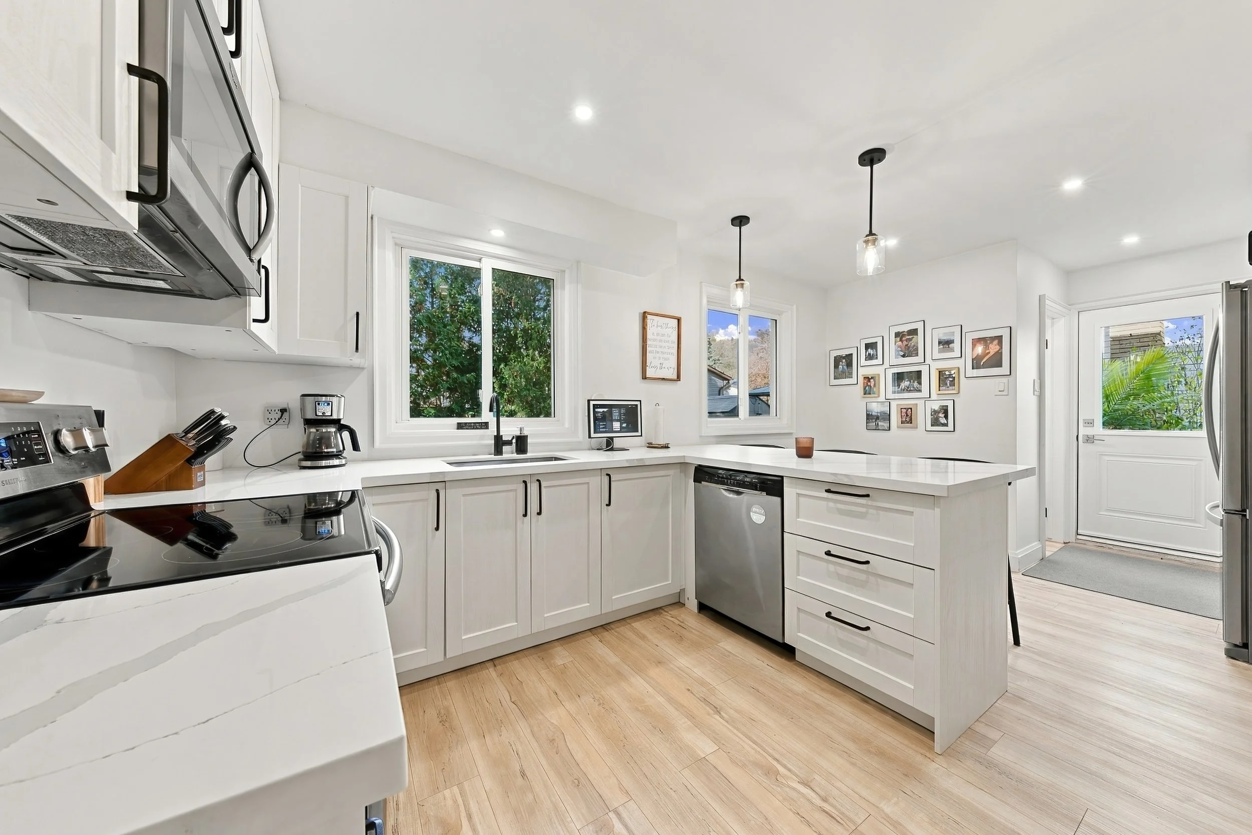 9 - 13 Delsey St, Dundas.jpg