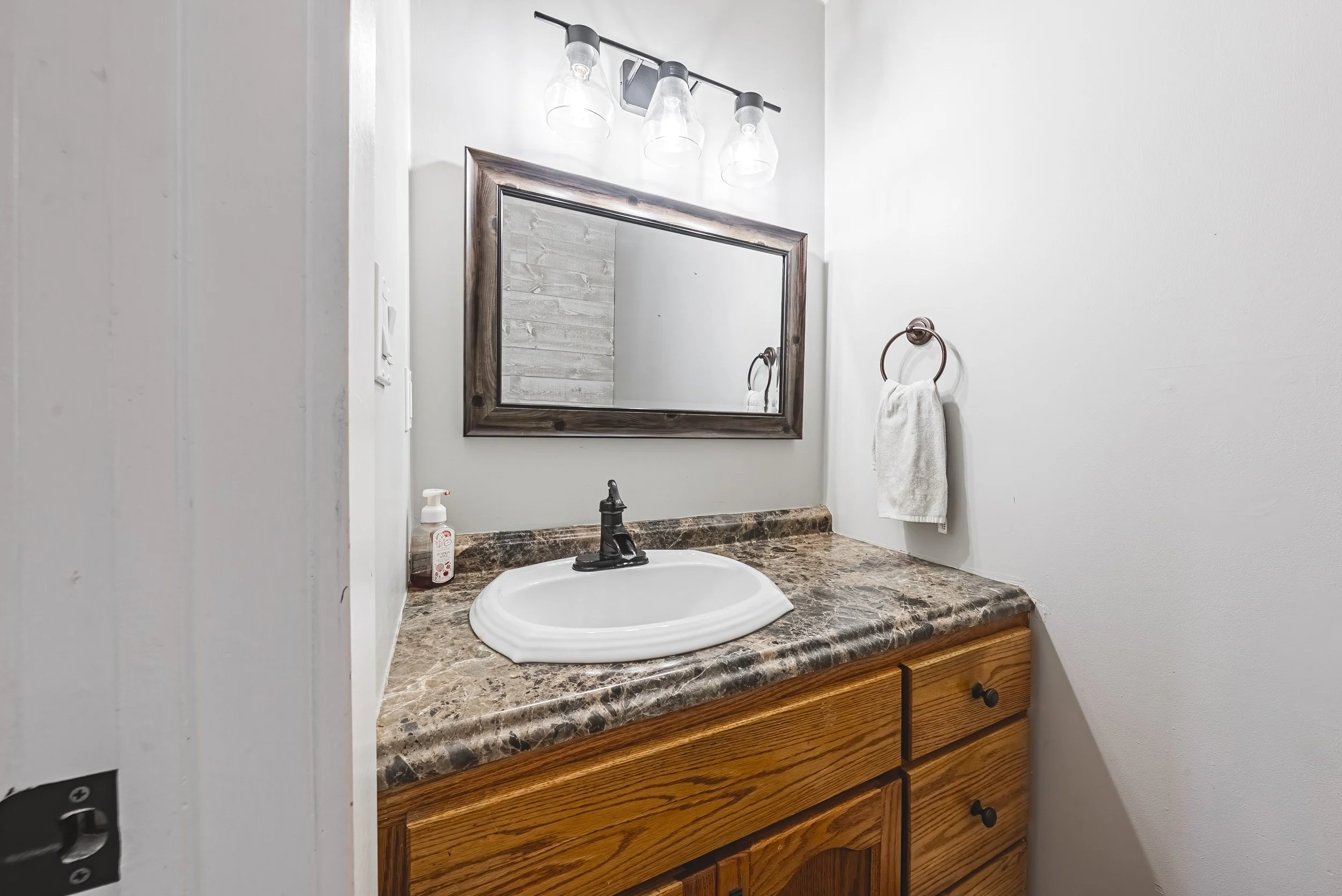 23 - 1292 Glancaster Road, Ancaster.jpg