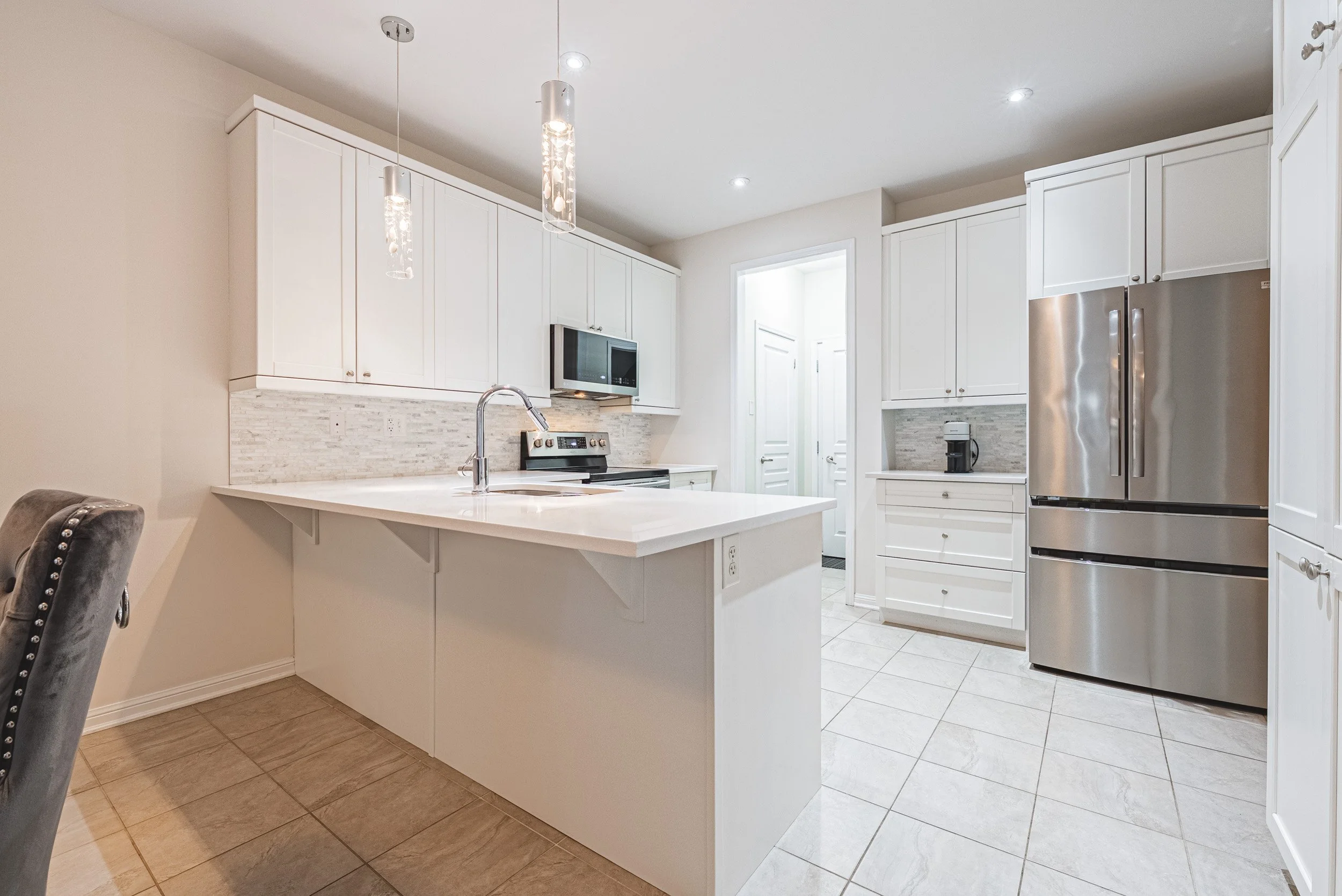 14 - 85 Peer Court, Ancaster.jpg