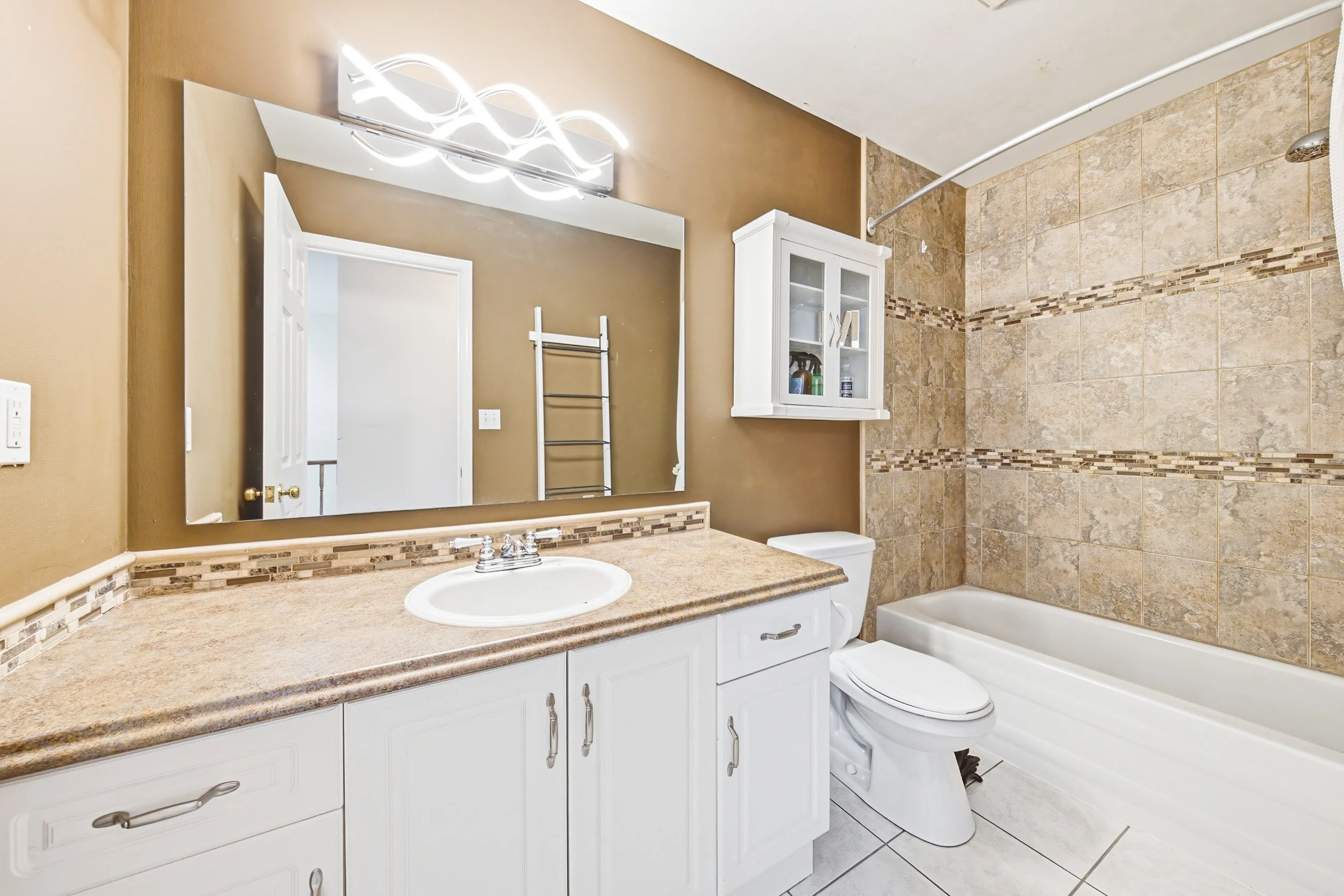 25 - 1000 Upper Paradise Rd #8, Hamilton.jpg