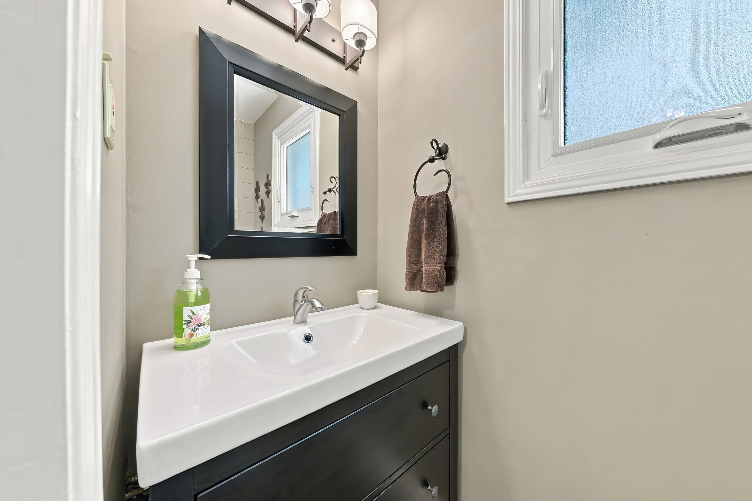 20 - 427 Melanie Cres, Ancaster.jpg