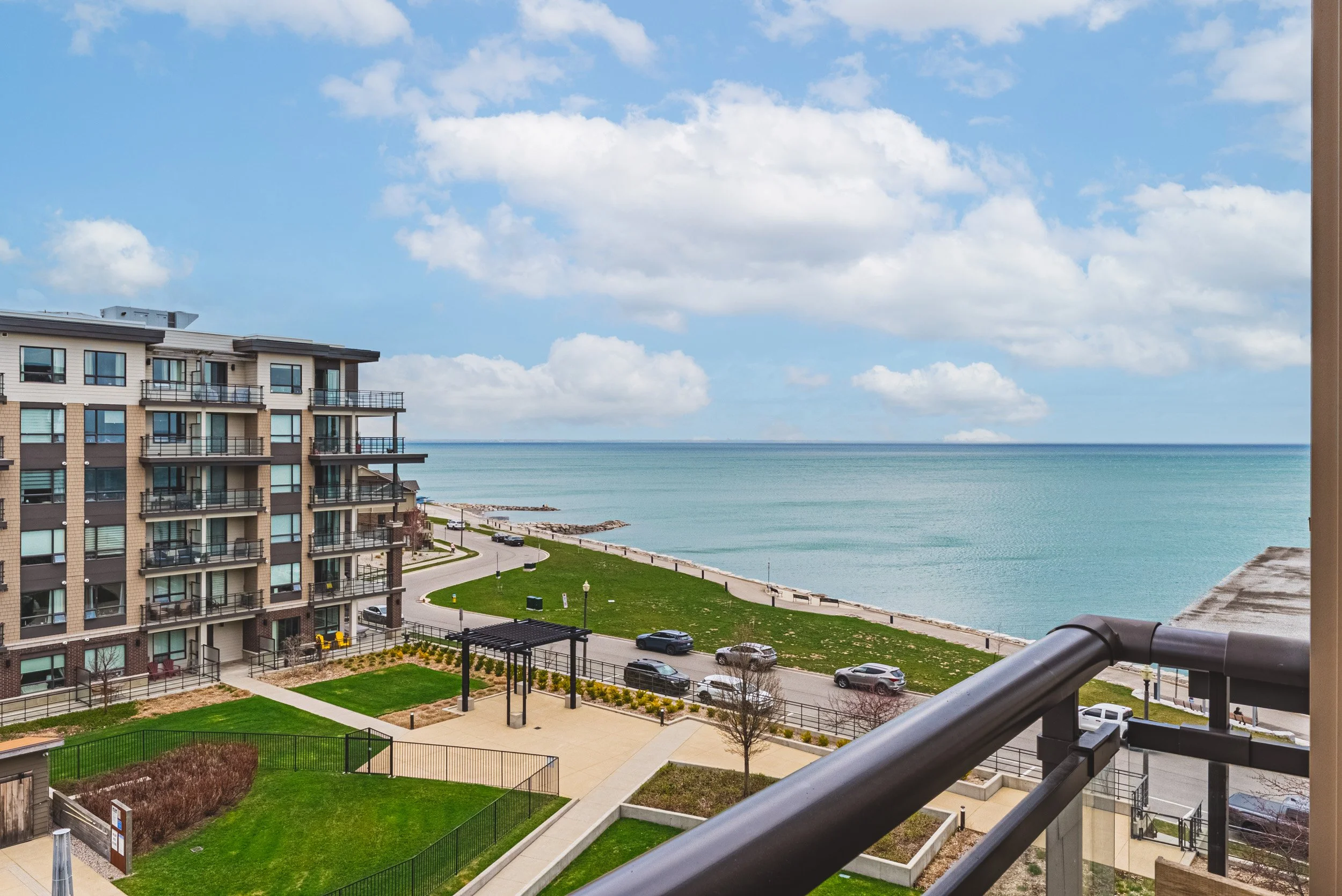 20 - 10 Esplanade Ln #519, Grimsby.jpg