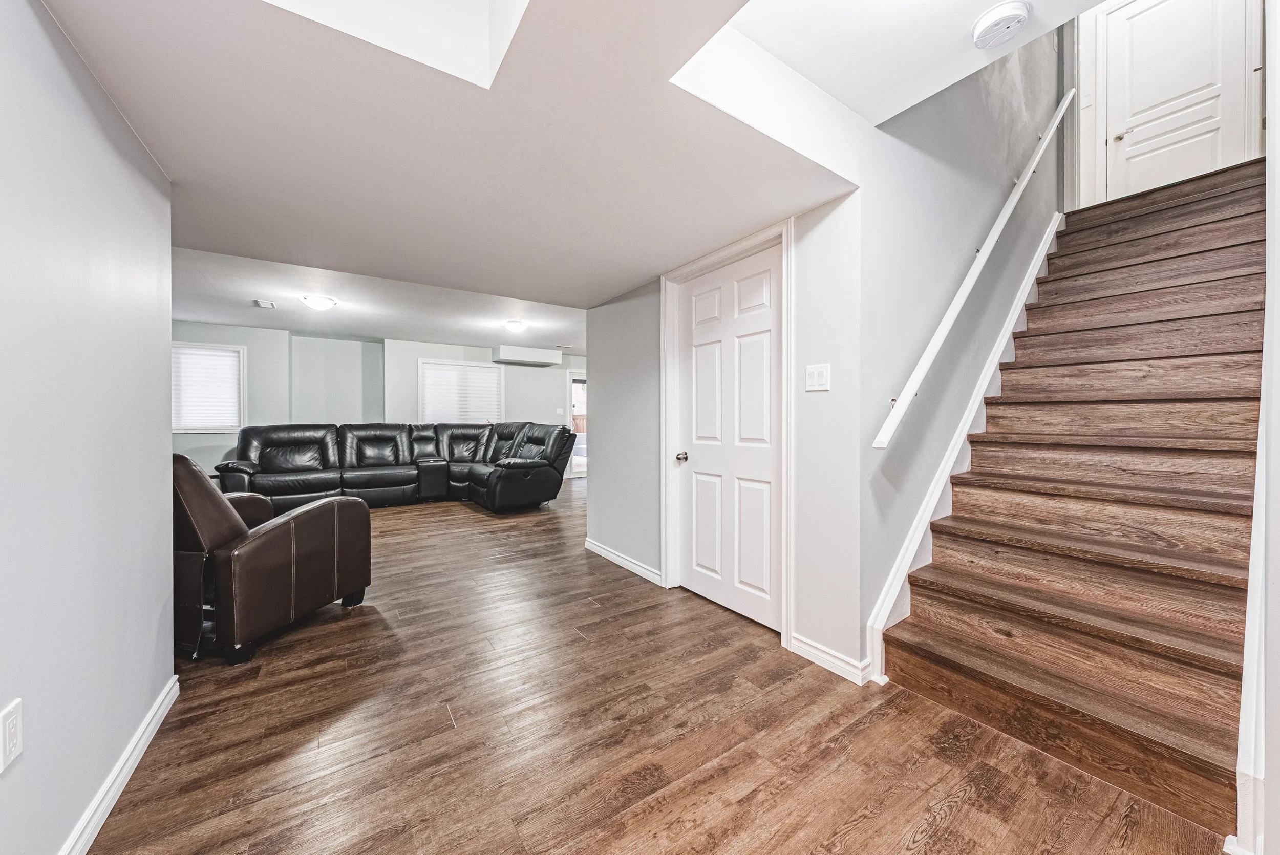 33 - 85 Peer Court, Ancaster.jpg