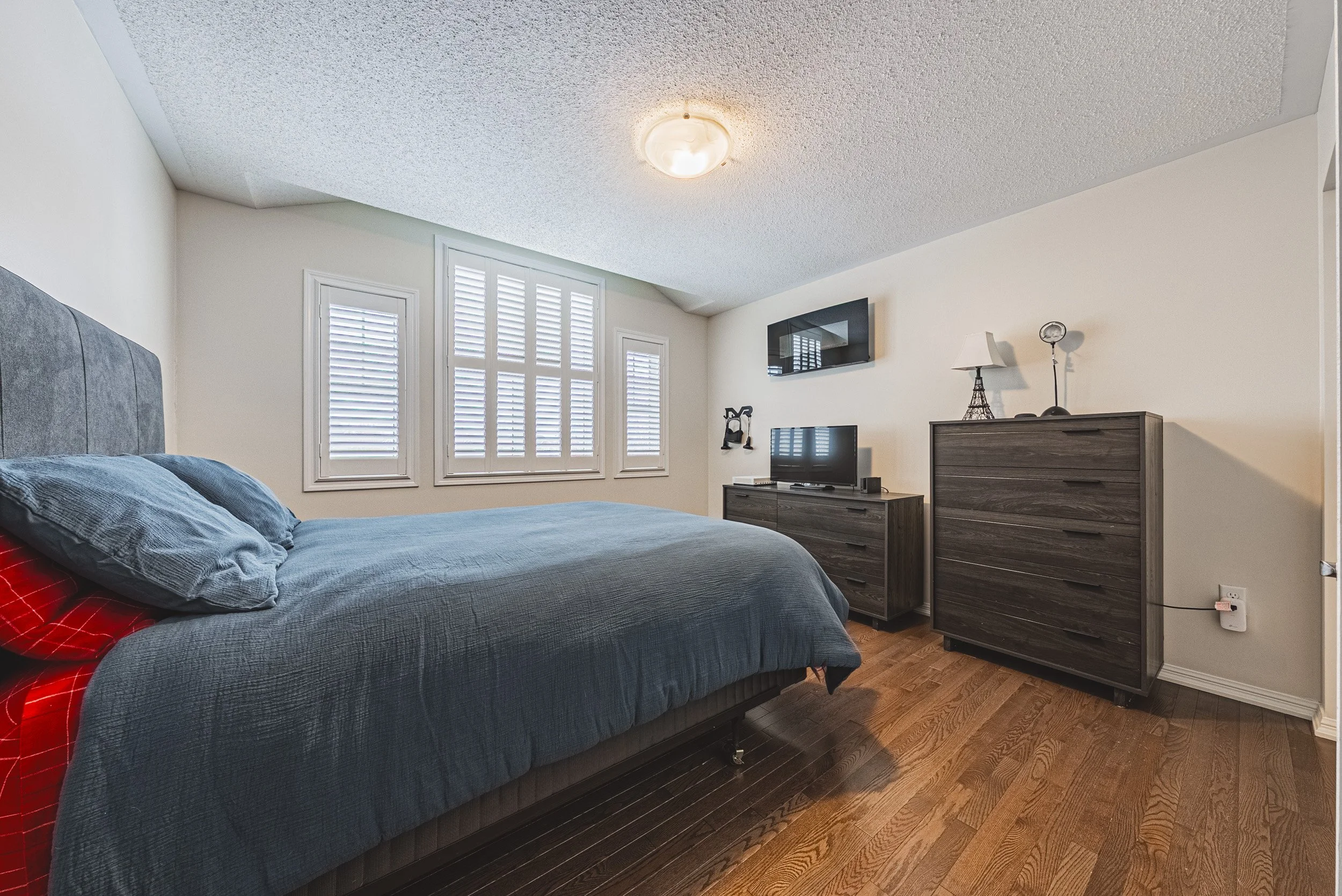 19 - 85 Peer Court, Ancaster.jpg