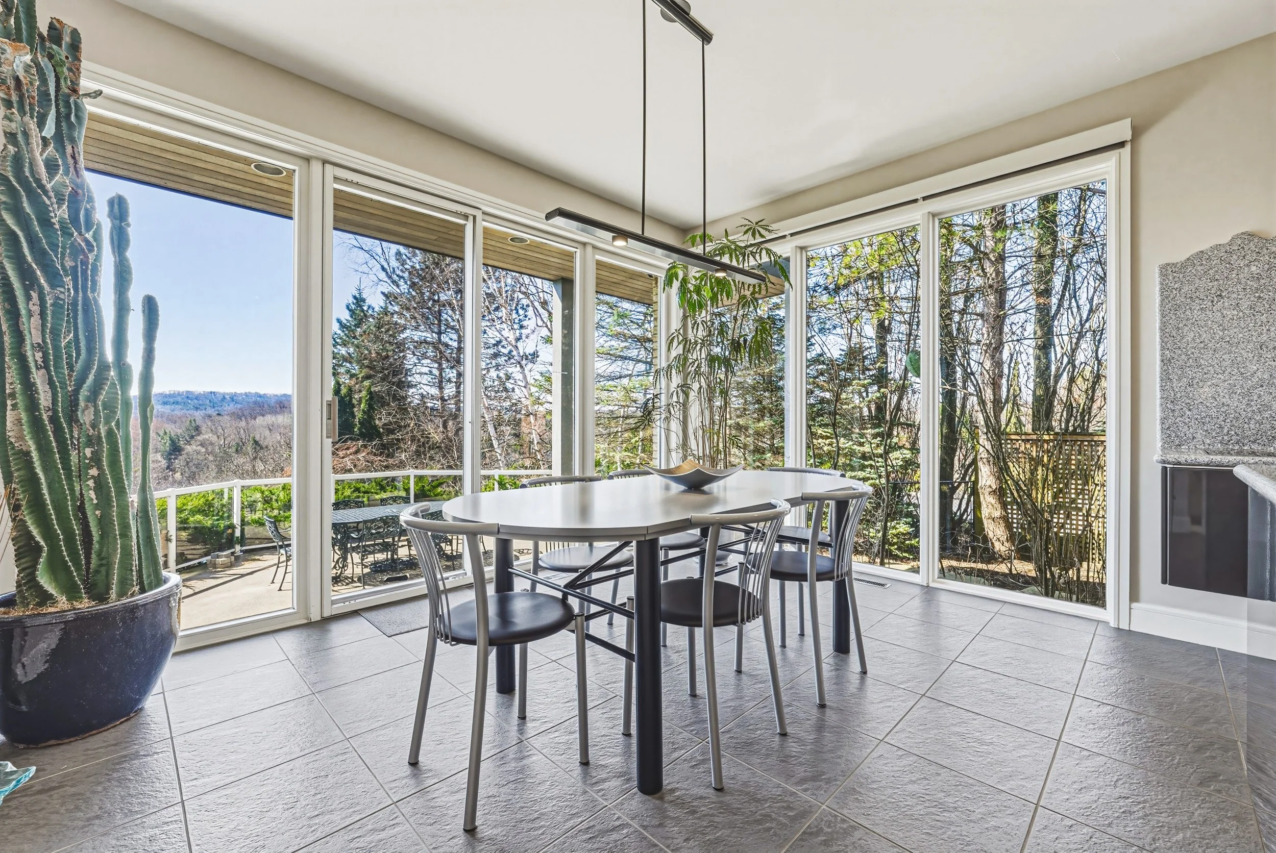 21 - 2 Anslow Court, Dundas.jpg