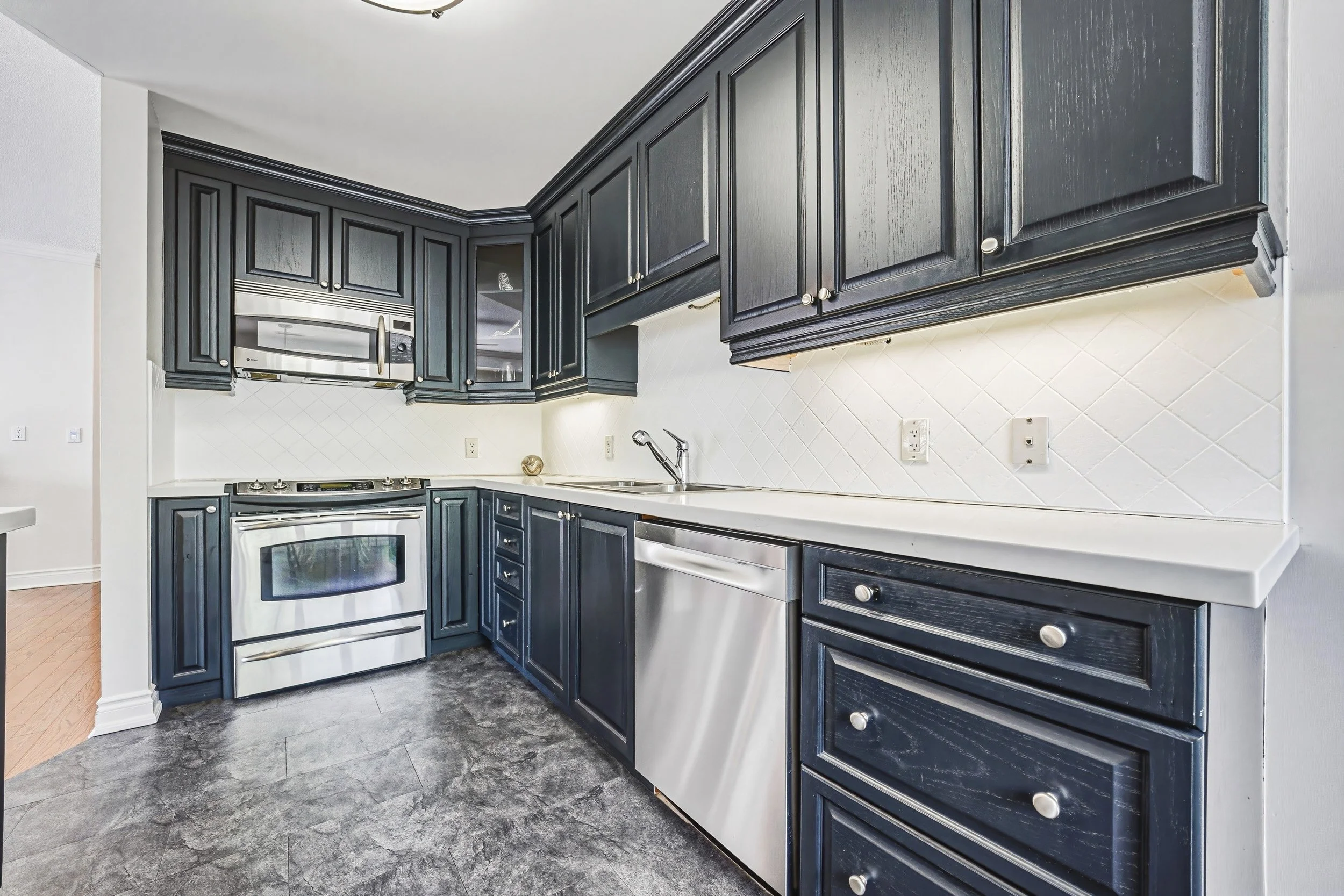 16 - 1000 Creekside Dr #204. Dundas.jpg