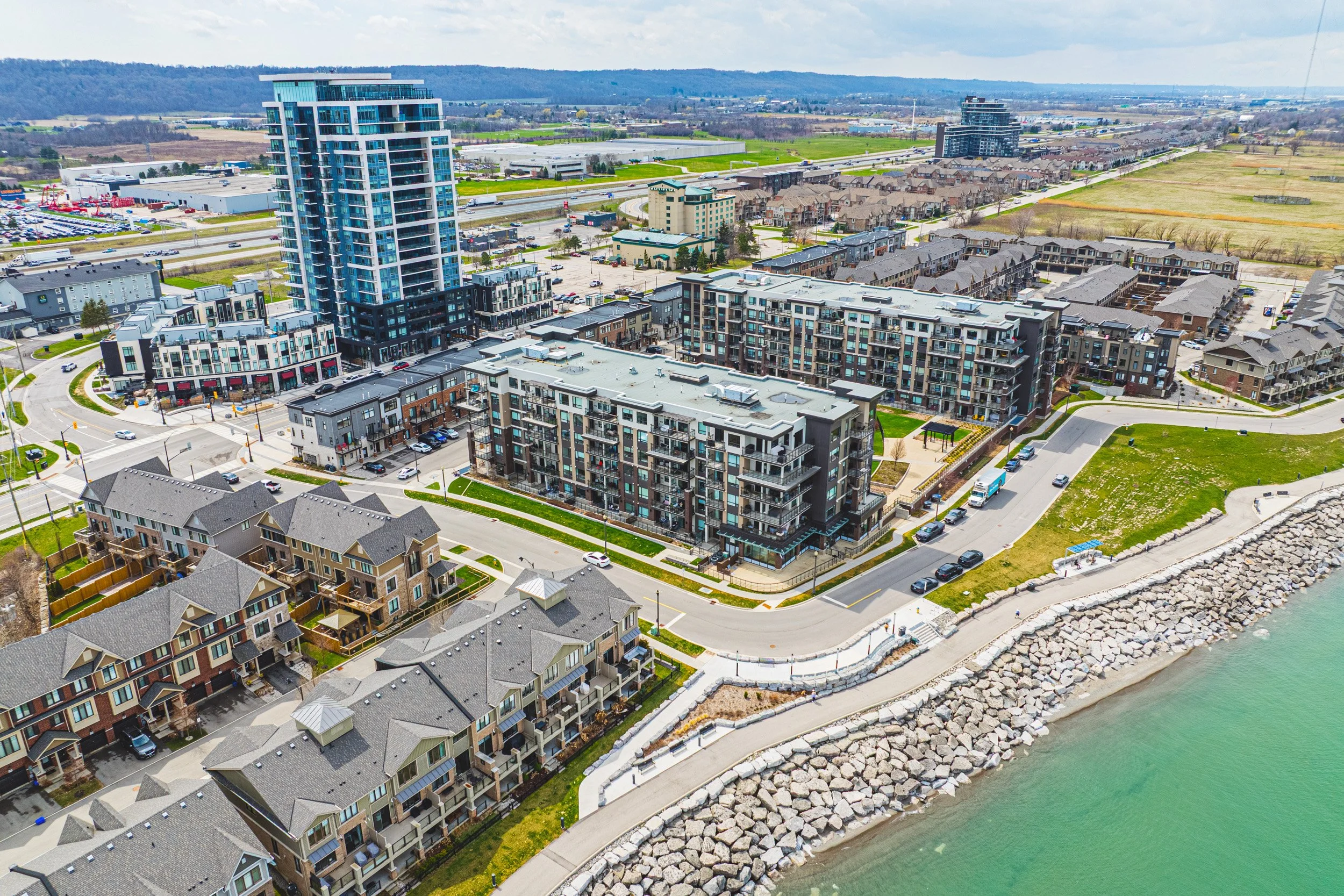 3 - 10 Esplanade Ln #519, Grimsby.jpg