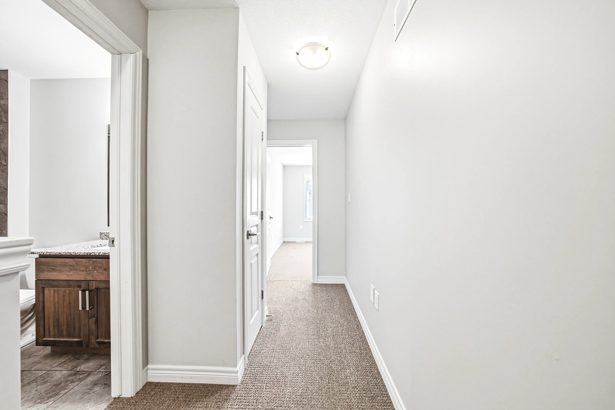 18 - 4 Bird Lane, Ancaster.jpg