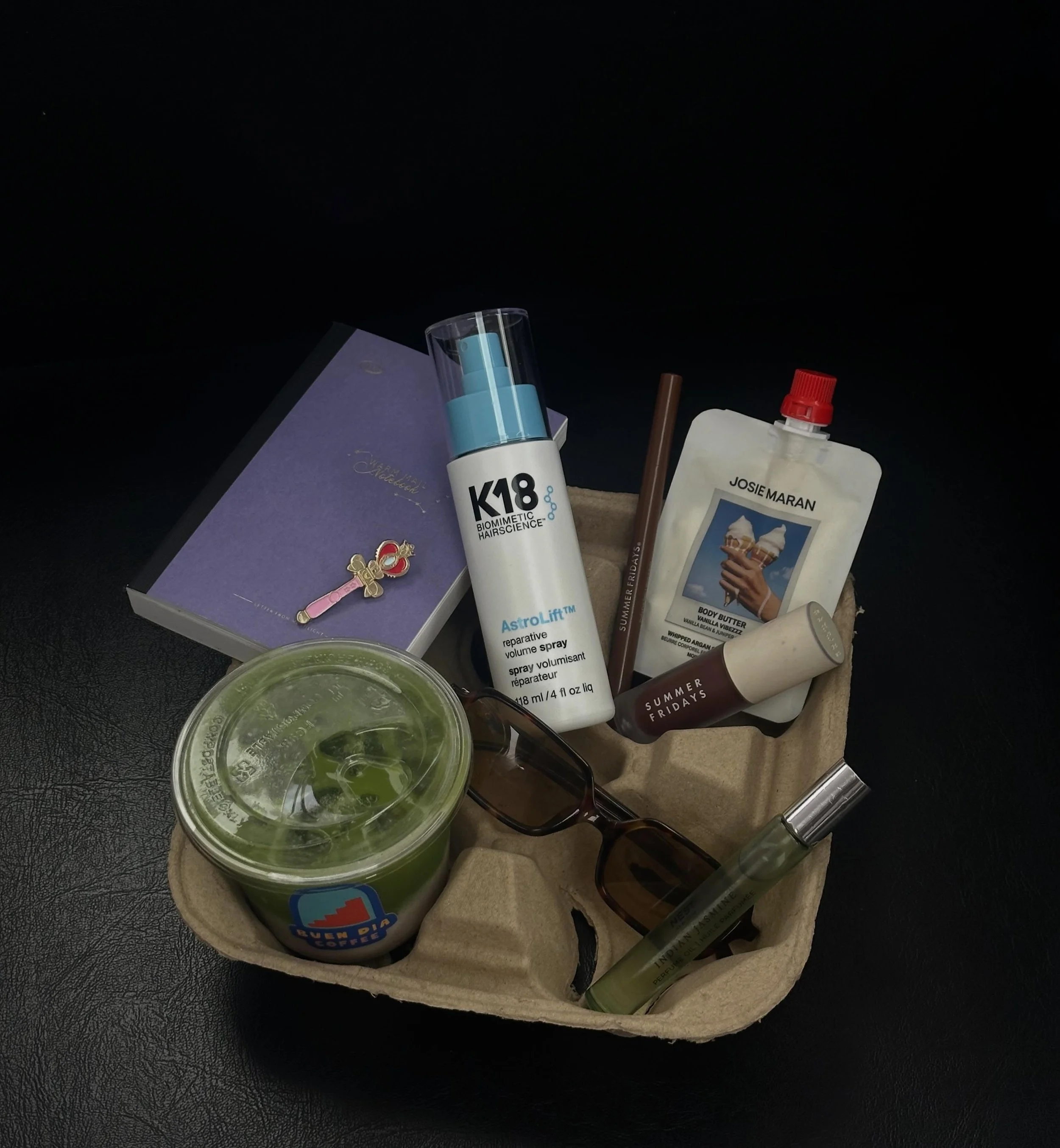 Get to know you stylist; Essentials edition 💫

Some of @moonprincess.hair daily must haves!