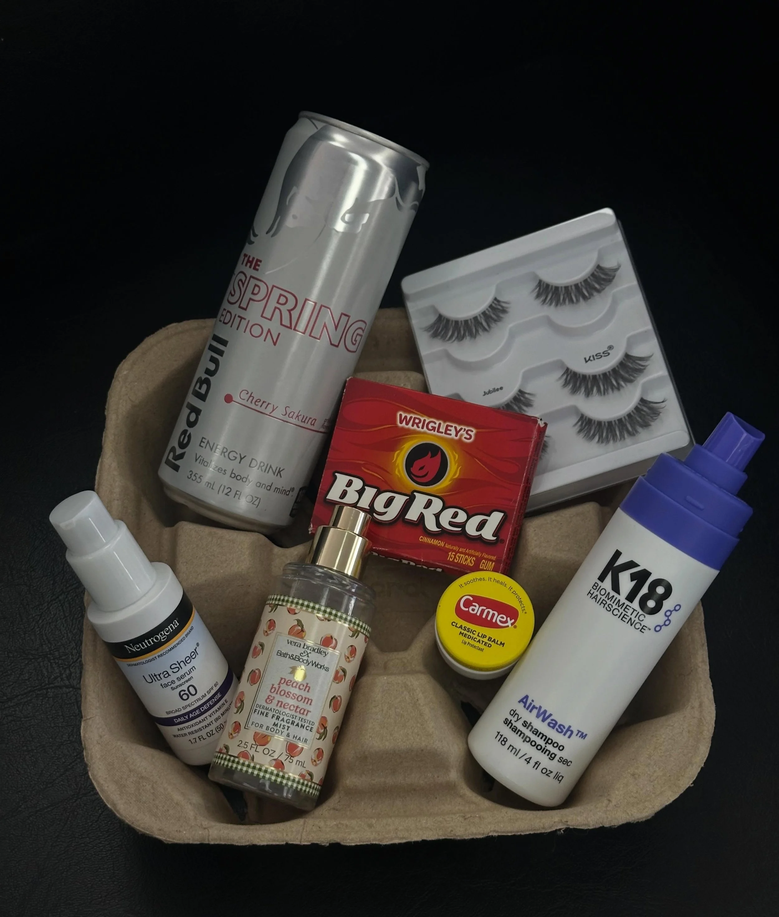 Get to know your stylist; Essentials edition 💫

Some of @hair.by.tessa daily must haves!