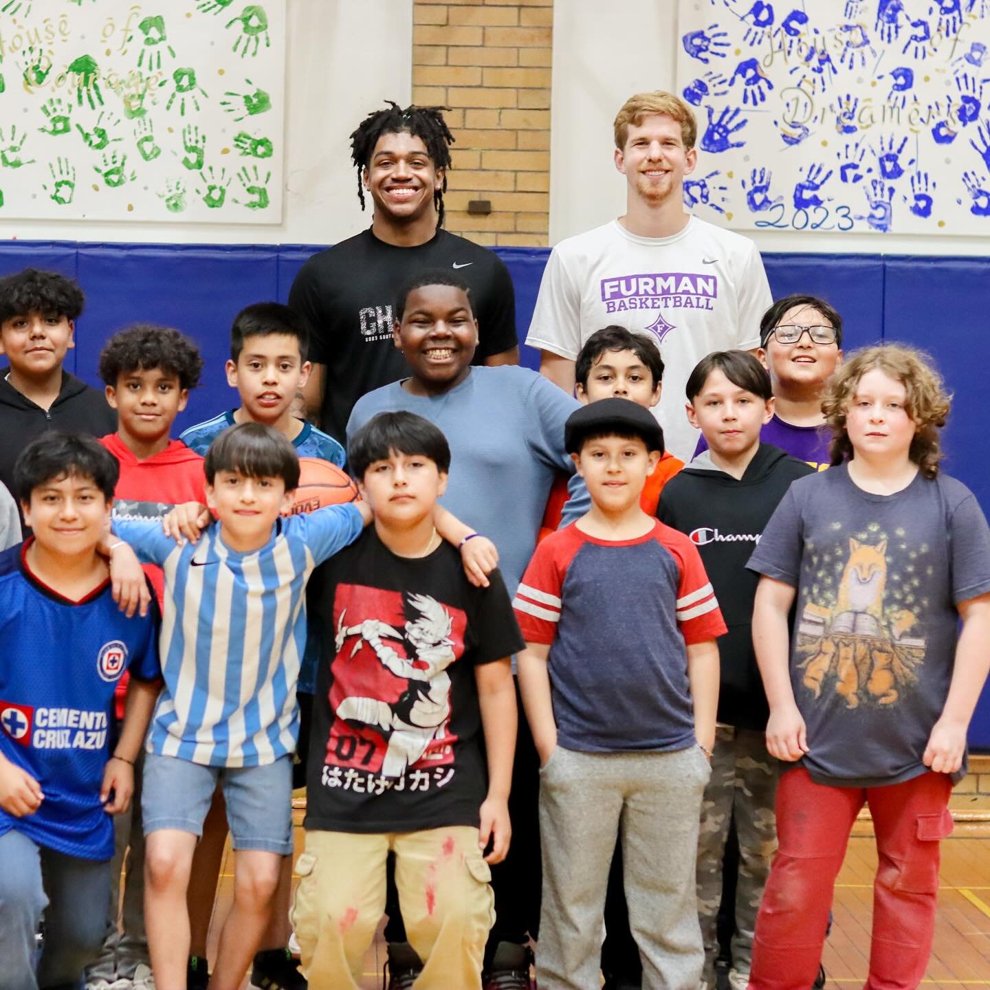 We kicked off our week with @furmanmbb with a visit to Cooke Magnet School, where these student-athletes spoke to and then led basketball activities with the 5th grade class. 

These students had fun dribbling with @pjay_smith, passing and shooting w