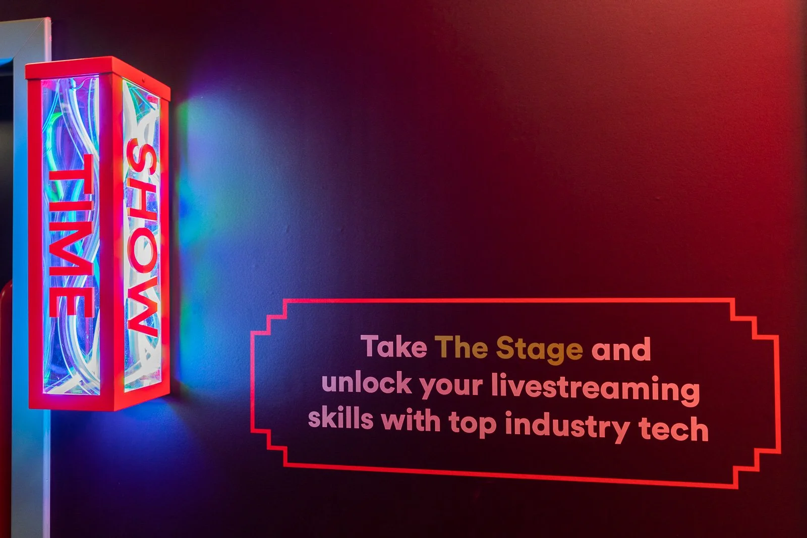 the stage 00.jpg