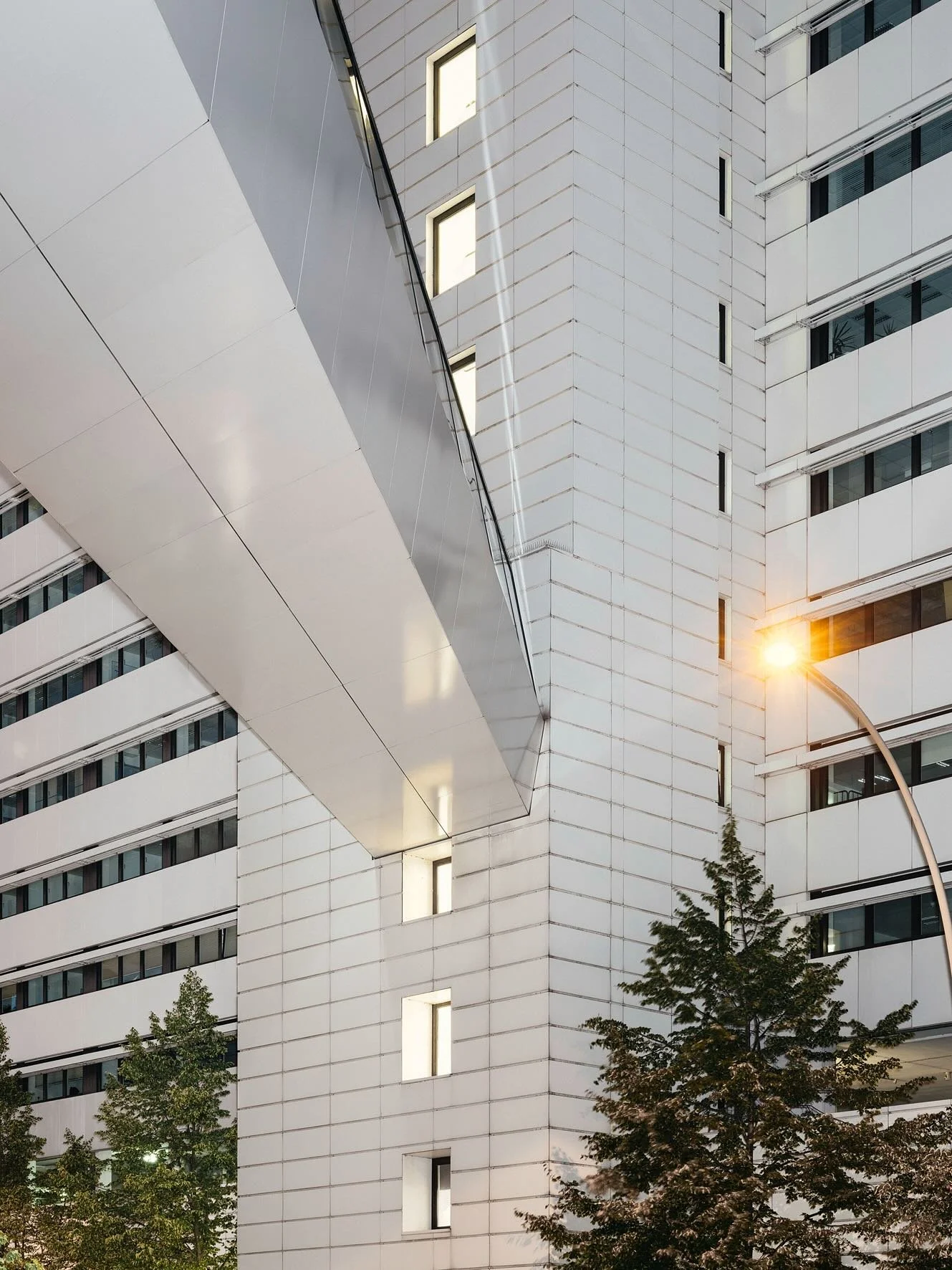Anzeige Der Bewerbungszeitraum f&uuml;r den Georg-Koppmann-Preis f&uuml;r Hamburger Stadtfotografie l&auml;uft noch bis zum 30. November 2025.

Die Fotos sind vom diesj&auml;hrigen Preistr&auml;ger Enver Hirsch mit seinem Projekt &bdquo;Expansion&ldq