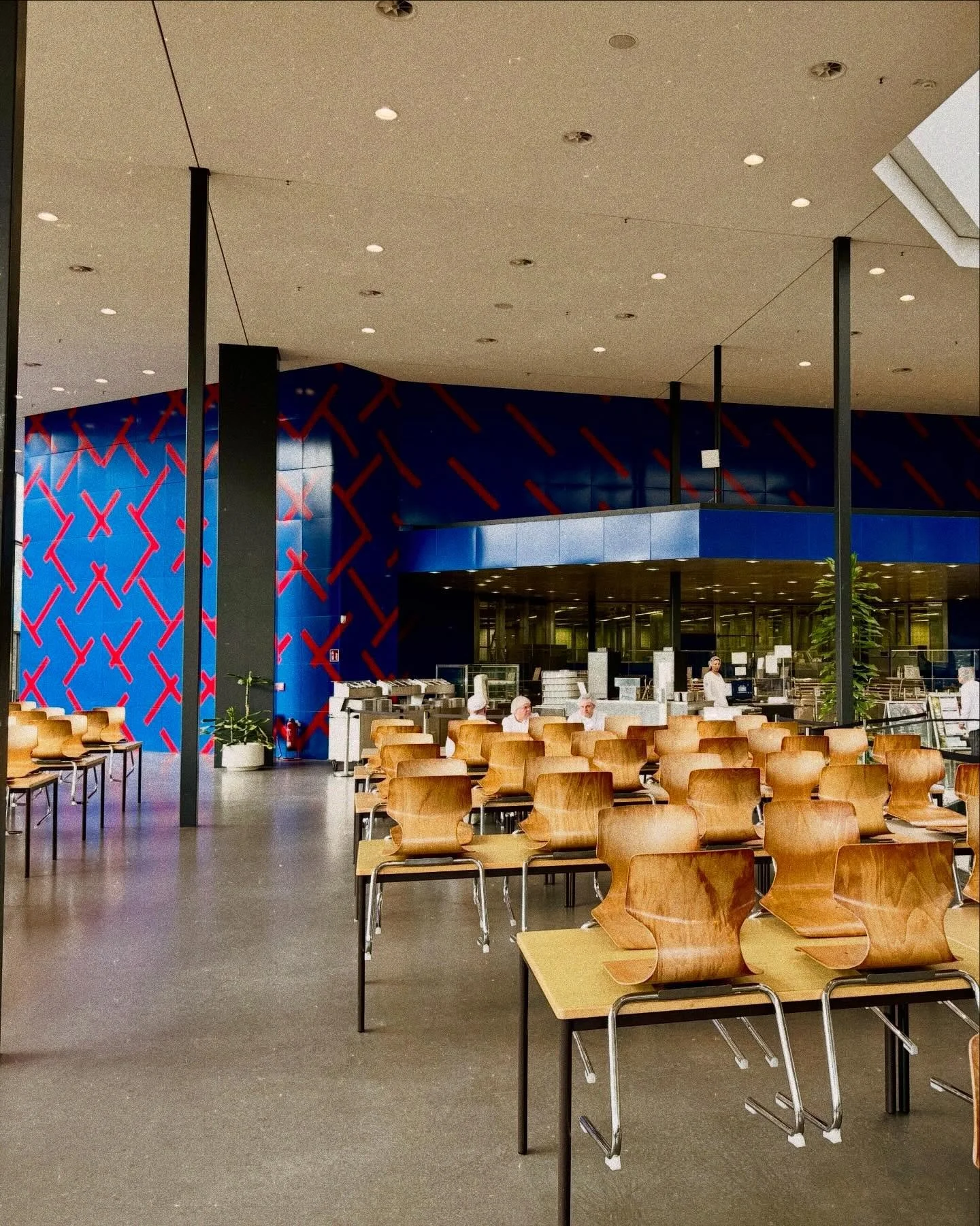 In diesem Jahr w&auml;re der franz&ouml;sische K&uuml;nstler Fran&ccedil;ois Morellet (1926-2016) hundert Jahre alt geworden. Zu diesem Jubil&auml;um werden in Frankreich zahlreiche Ausstellungen gezeigt (100xMorellet).&nbsp;

Auch in Hamburg ist ein