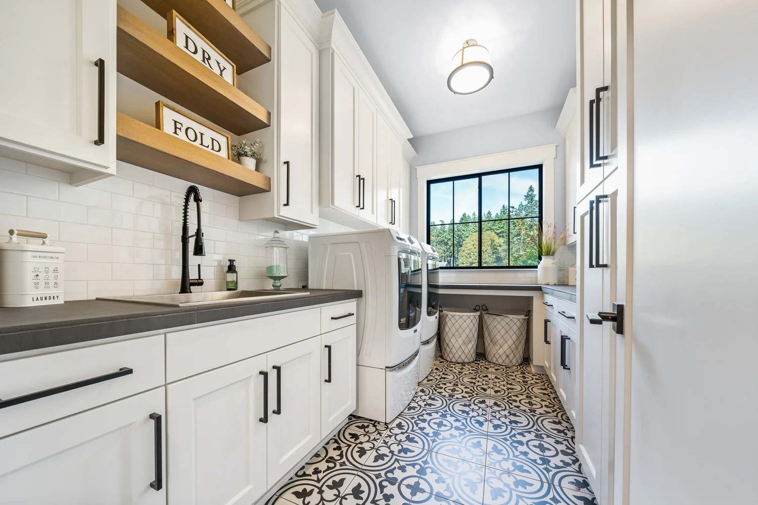 A second laundry room — Generations at Meridian.