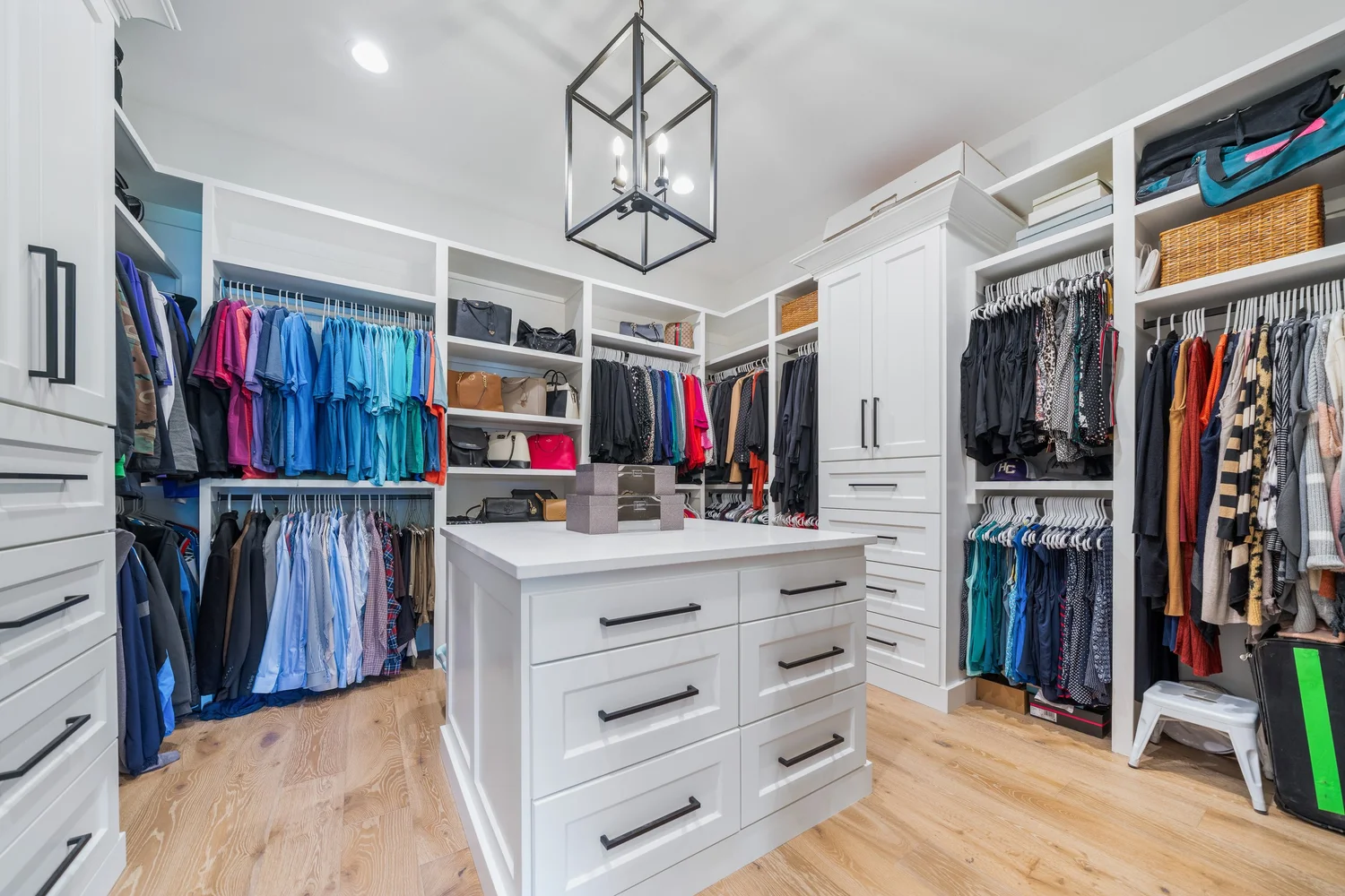 A spacious dressing room — Generations at Meridian.