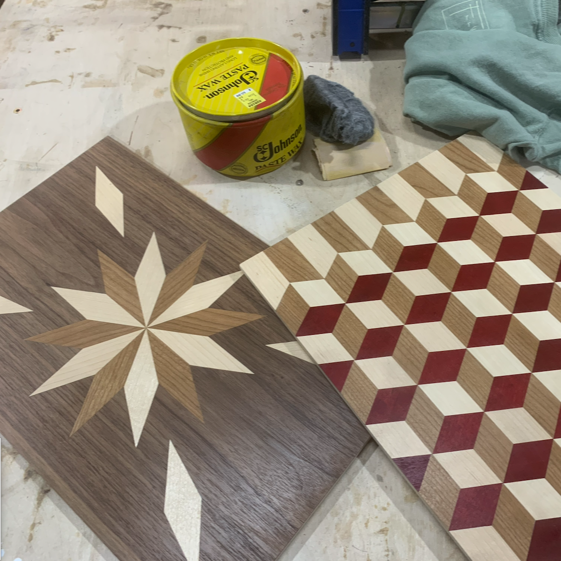Parquetry : Geometric Patterns with Wood Veneer