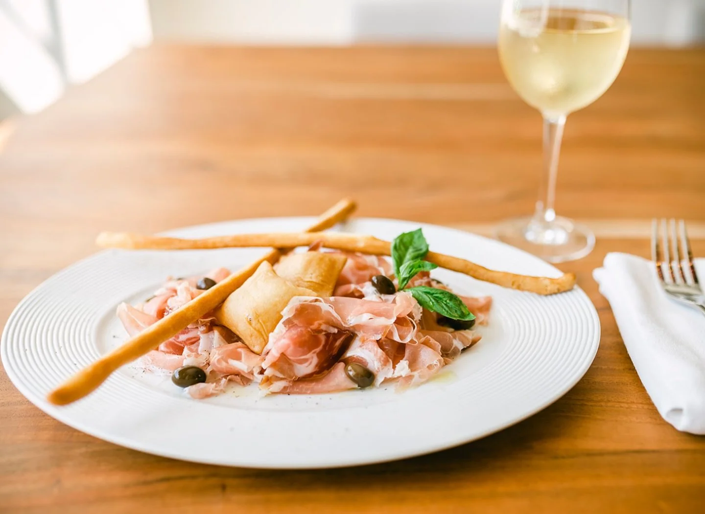 To Start
Prosciutto San Daniele
gnocco fritto, taggiasca olives, pecorino
Open for Lunch at 12:00 (until 2:30)
Dinner at 5:00
#lucastonybrook