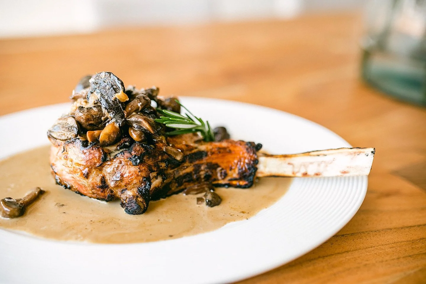 Veal Chop
cremini mushroom, vermouth, cream, rosemary
#lucastonybrook