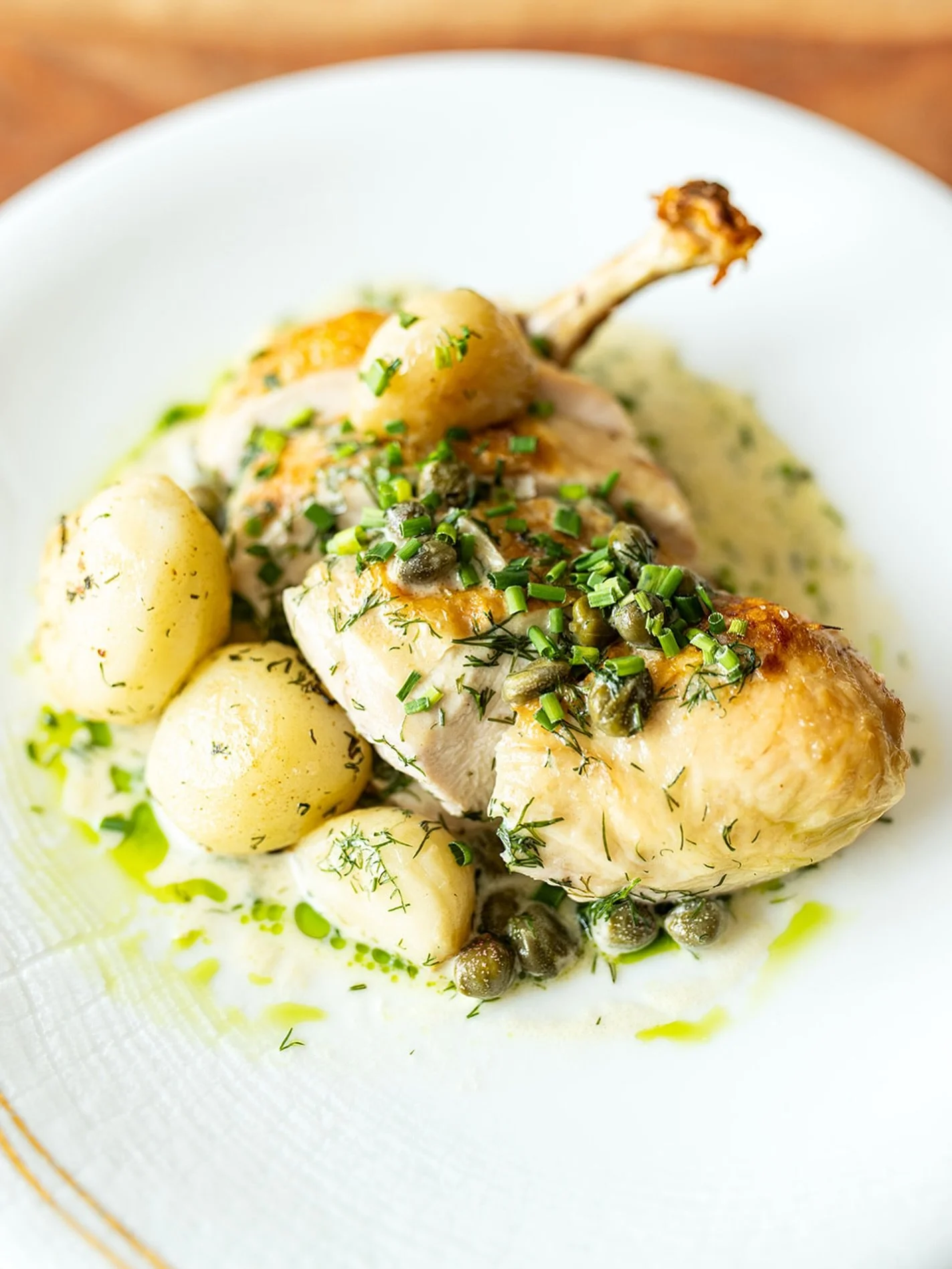 Roasted Chicken ✨

creme fra&icirc;che, fingerling potato, chive, jus

Join us Friday through Sunday for lunch and dinner!

Friday &amp; Saturday: Lunch 12:00&ndash;2:30 &bull; Dinner 5:00
Sunday: Lunch 12:00&ndash;2:30 &bull; Dinner 4:00

#lucastony