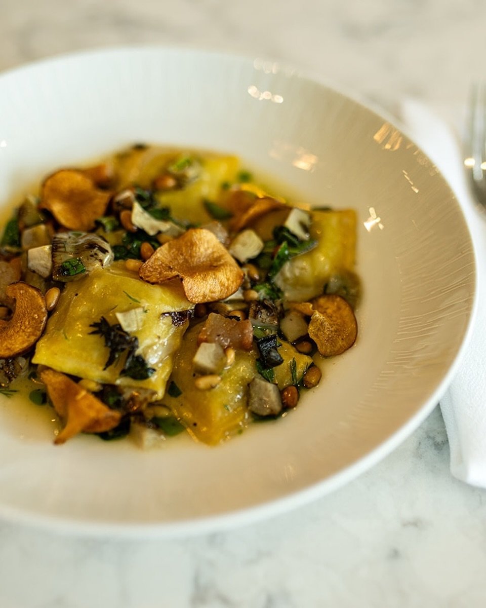 Delicate pasta filled with creamy sunchoke, finished with crispy guanciale, fragrant herb pesto, and toasted pine nuts. ✨

#lucastonybrook