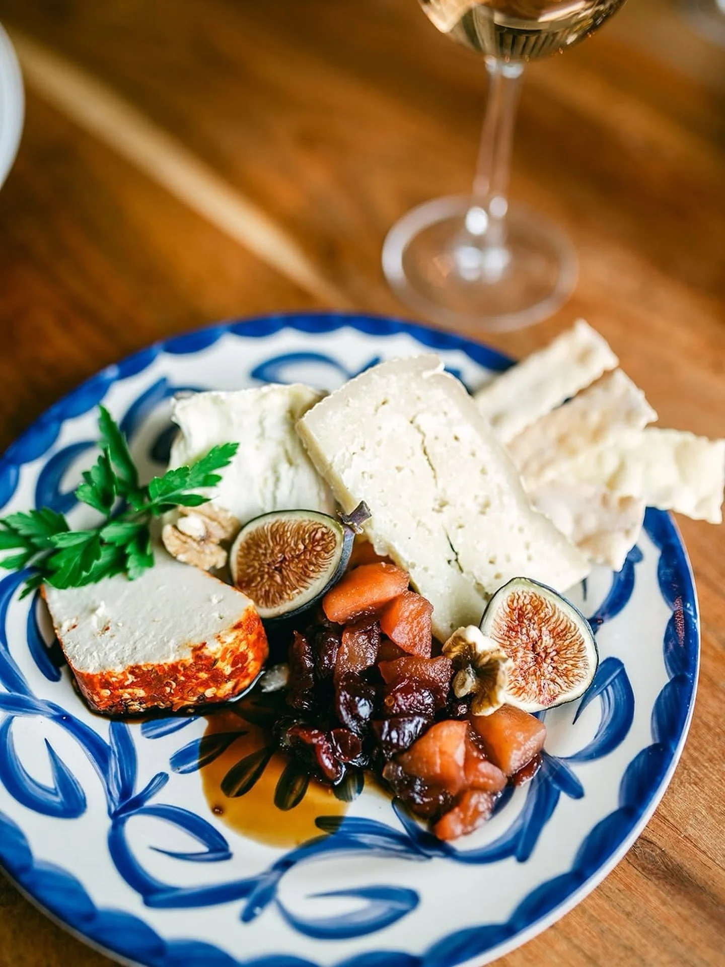 Marcelli Formaggi Artisan Cheeses ✨

Join us for Lunch at 12:00 (until 2:30)
Dinner at 5:00

#lucastonybrook