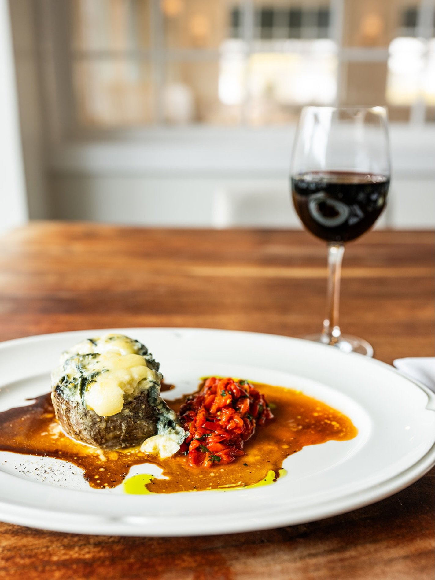 Filet Mignon 🔥

with gorgonzola, roasted peppers &amp; demi-glace

#lucastonybrook